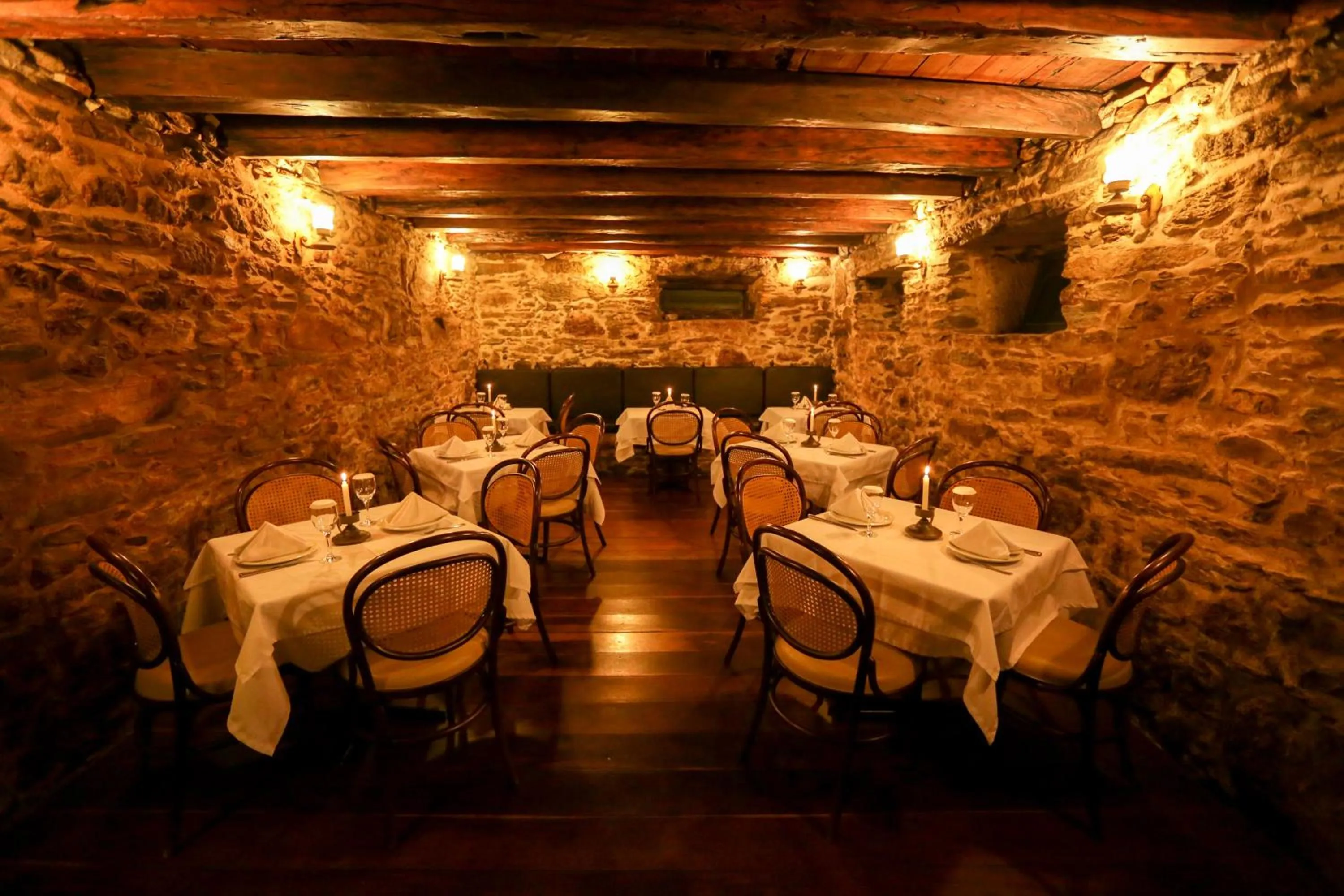 Restaurant/places to eat in Hotel Luxor