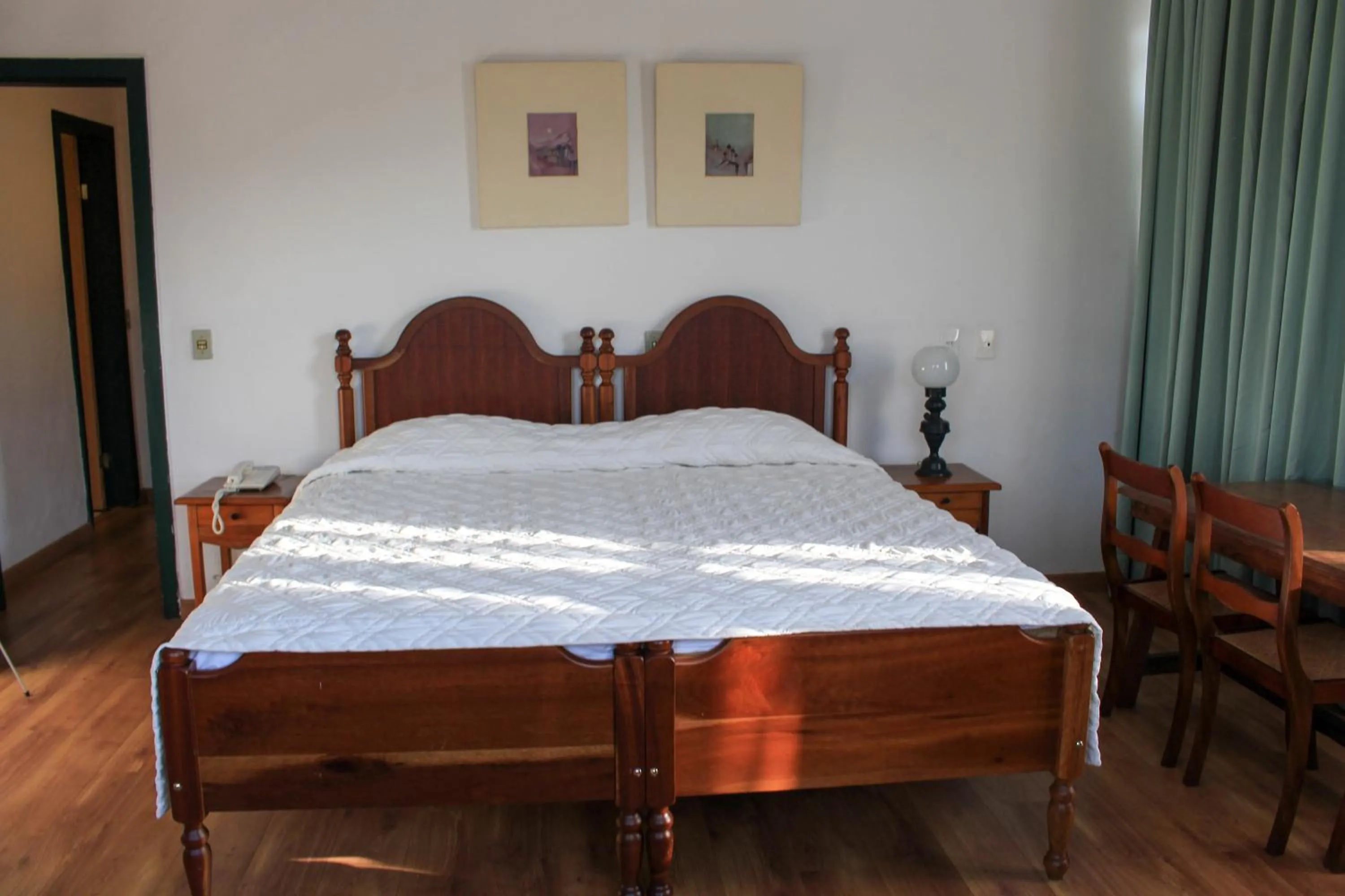 Bedroom, Bed in Hotel Luxor