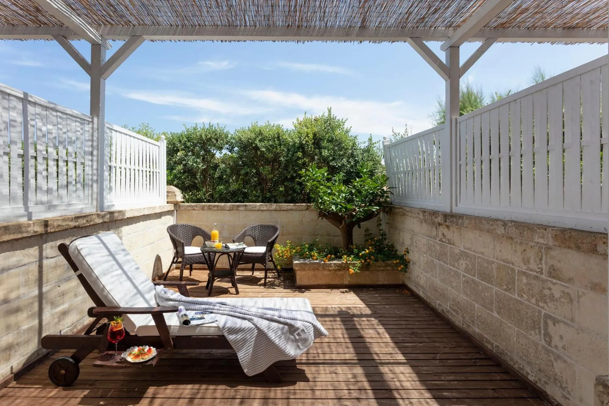 Patio in Canne Bianche Lifestyle Hotel