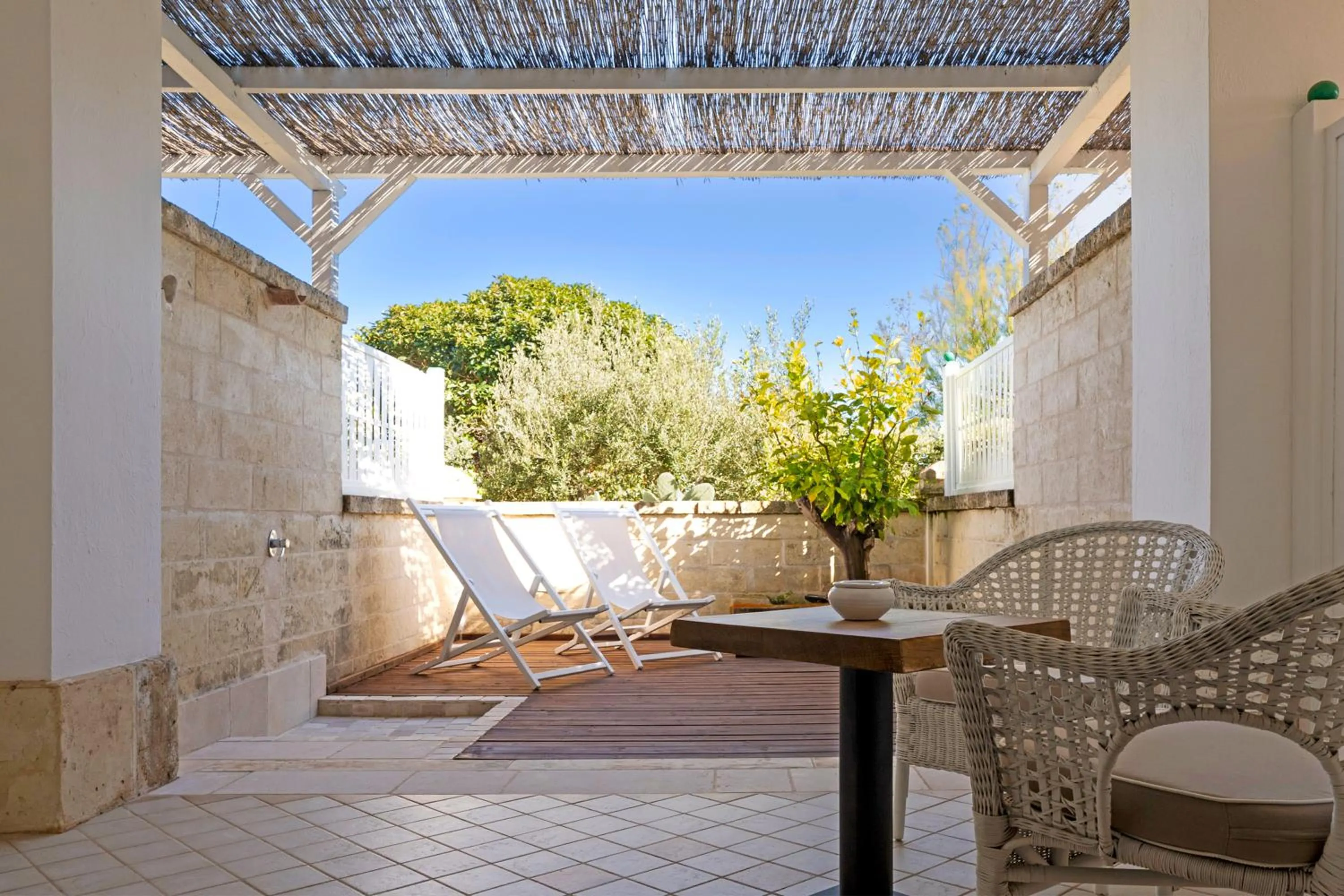 Patio in Canne Bianche Lifestyle Hotel