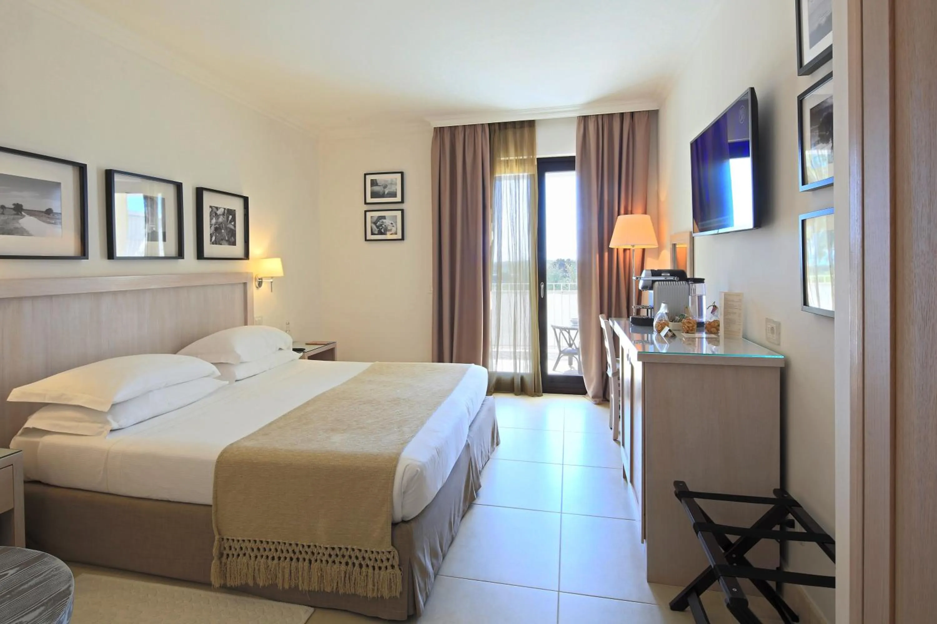 Bed in Canne Bianche Lifestyle Hotel