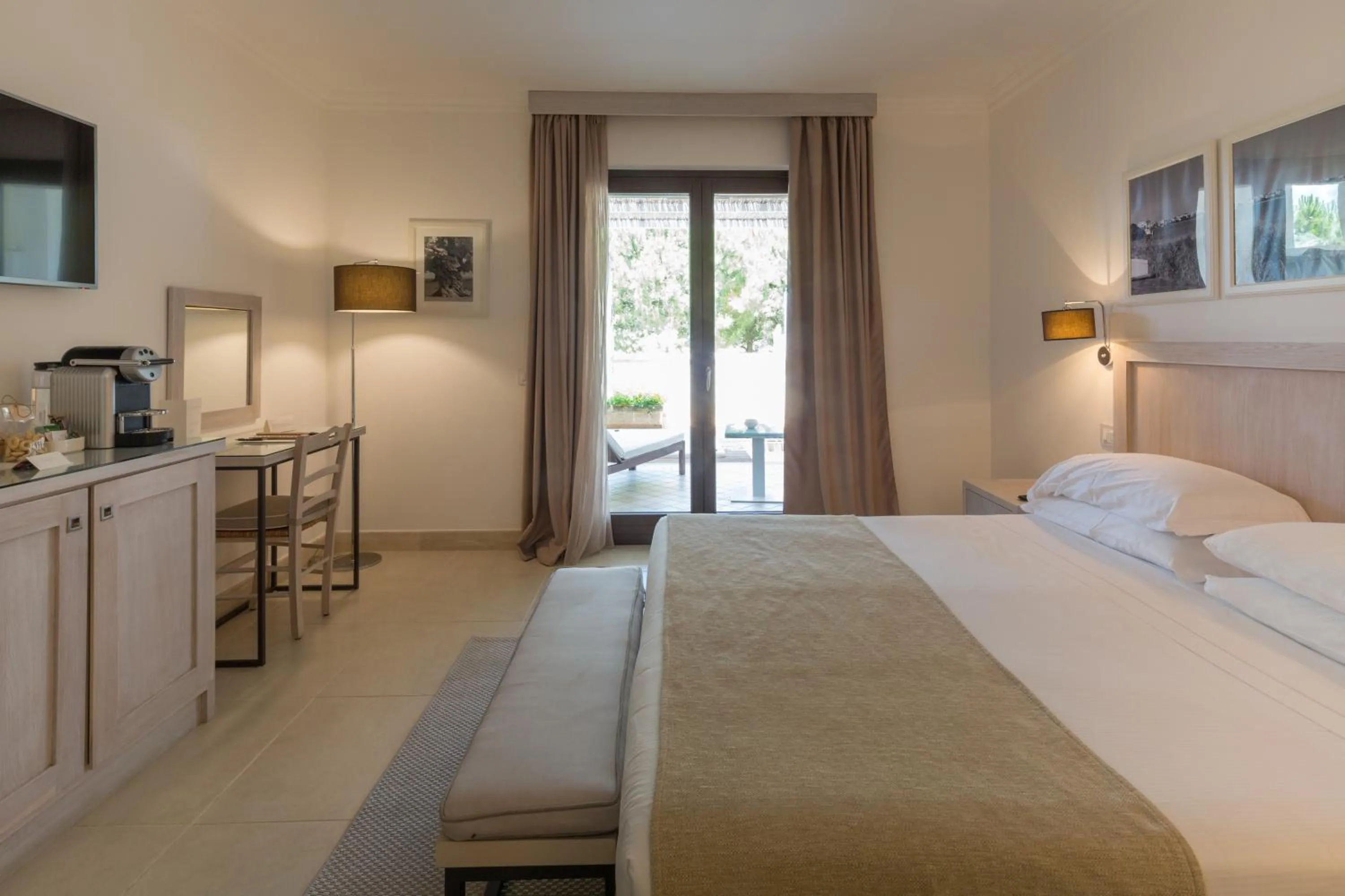 Bed in Canne Bianche Lifestyle Hotel