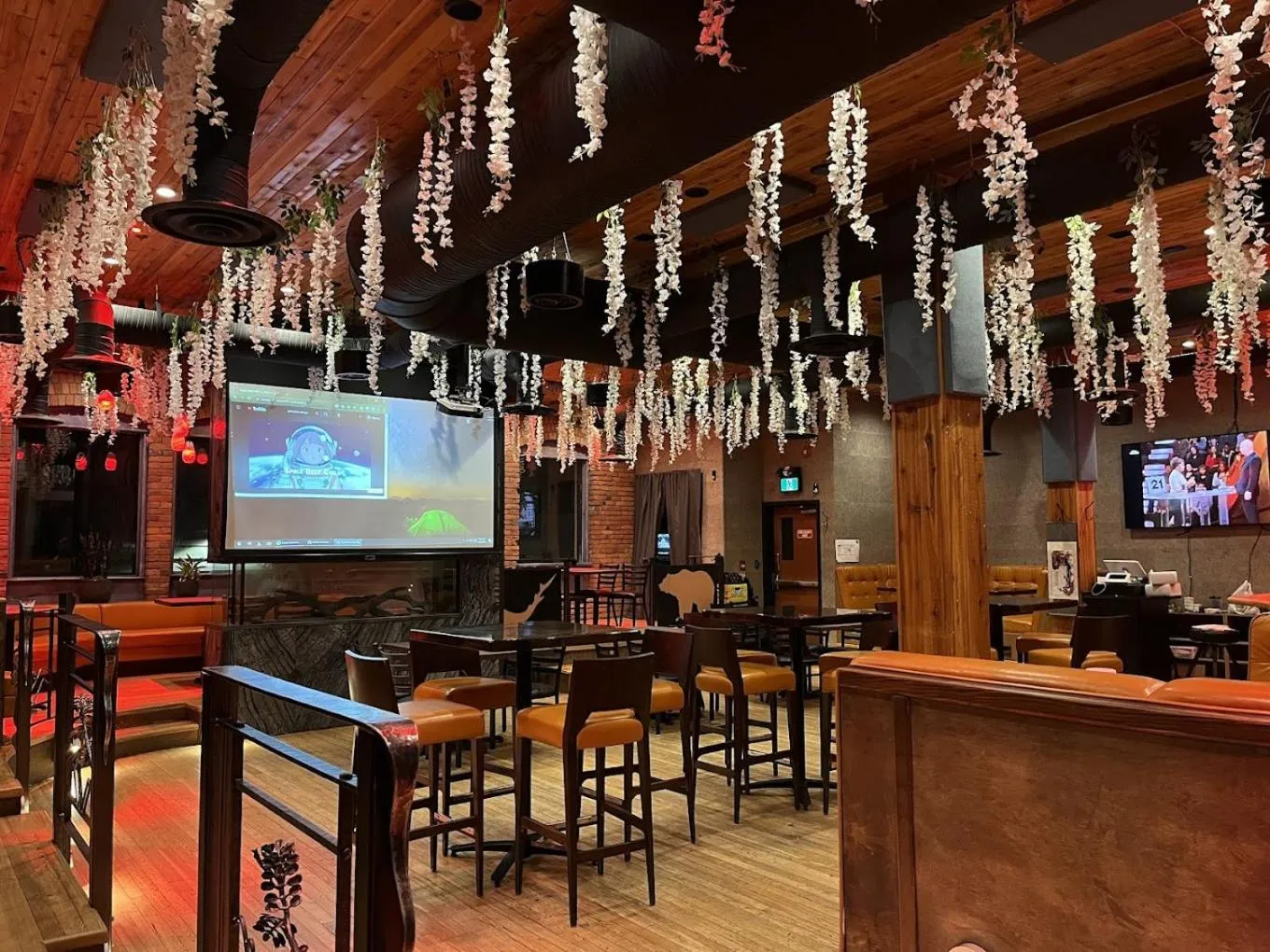 Restaurant/places to eat in Savoy Hotel