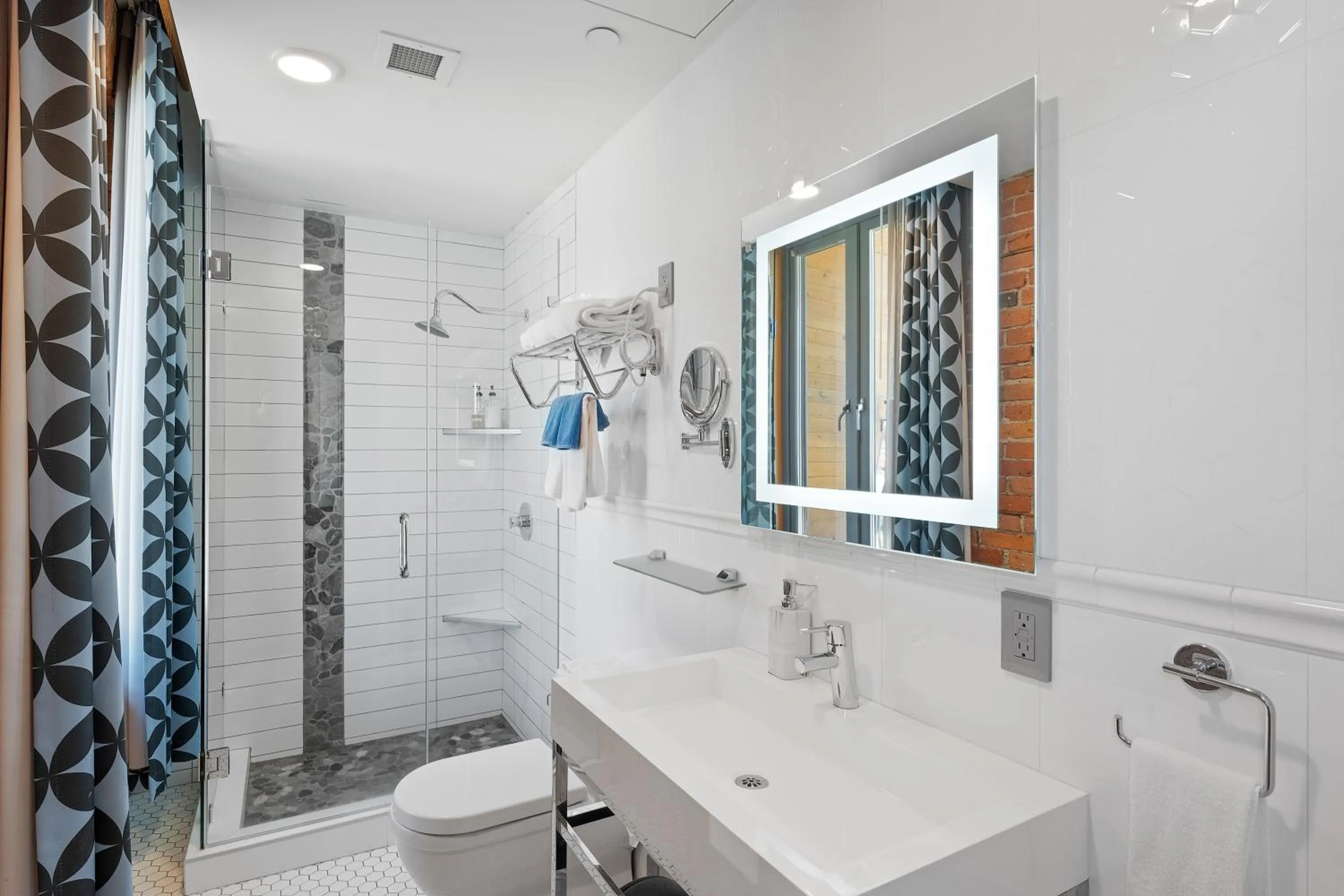 Shower in Savoy Hotel