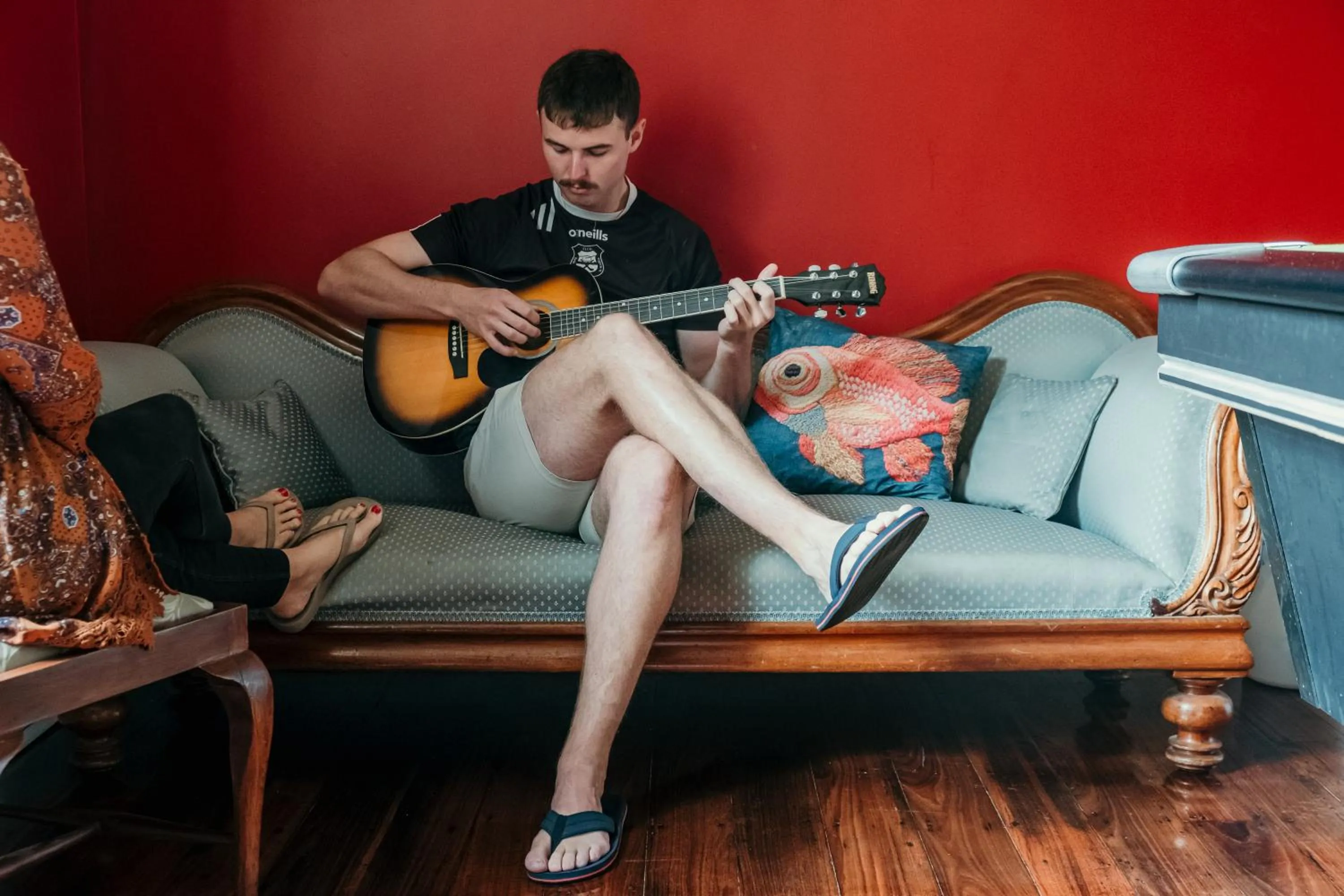 Communal lounge/ TV room in The Wandering Whale Port Fairy