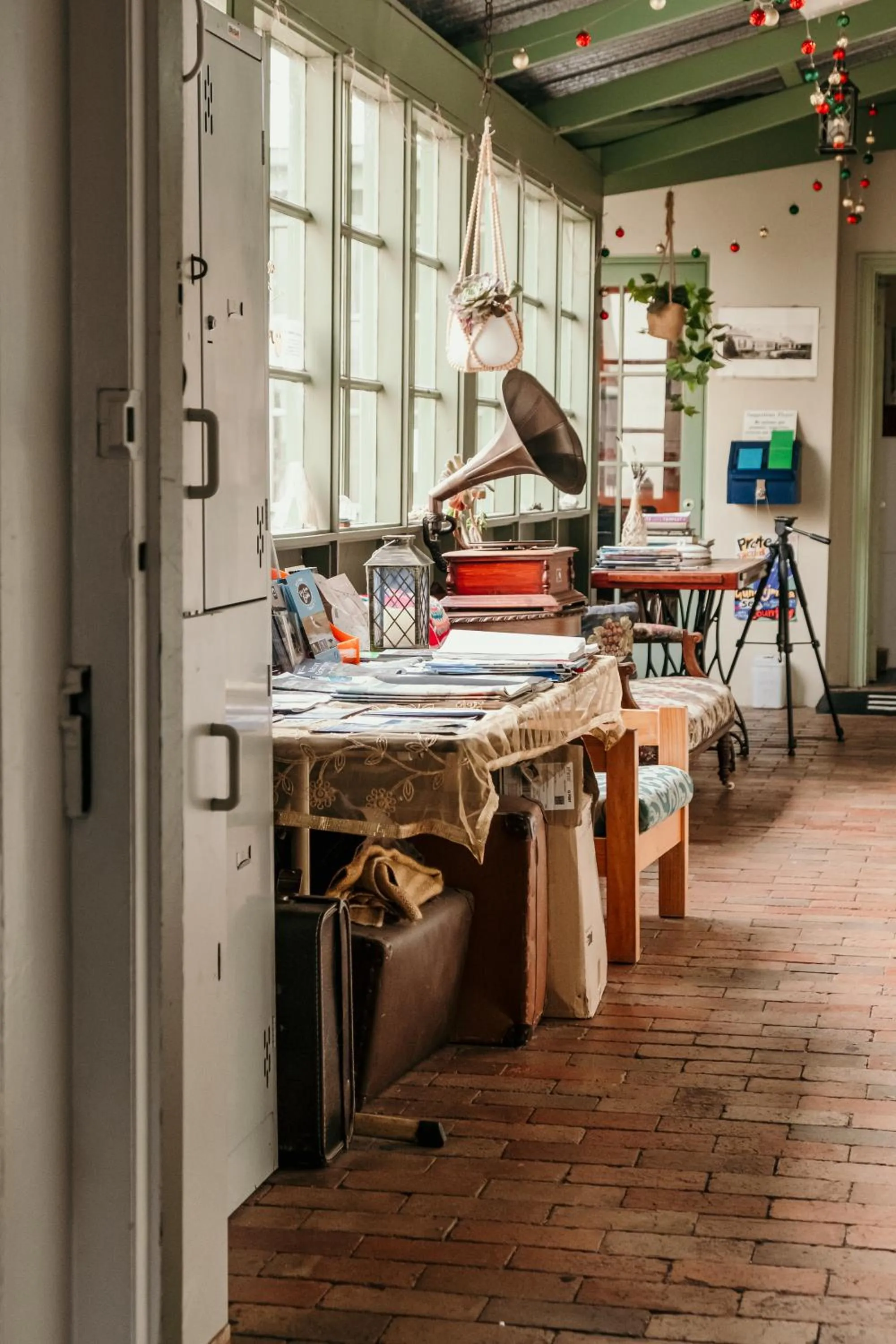 Communal lounge/ TV room in The Wandering Whale Port Fairy