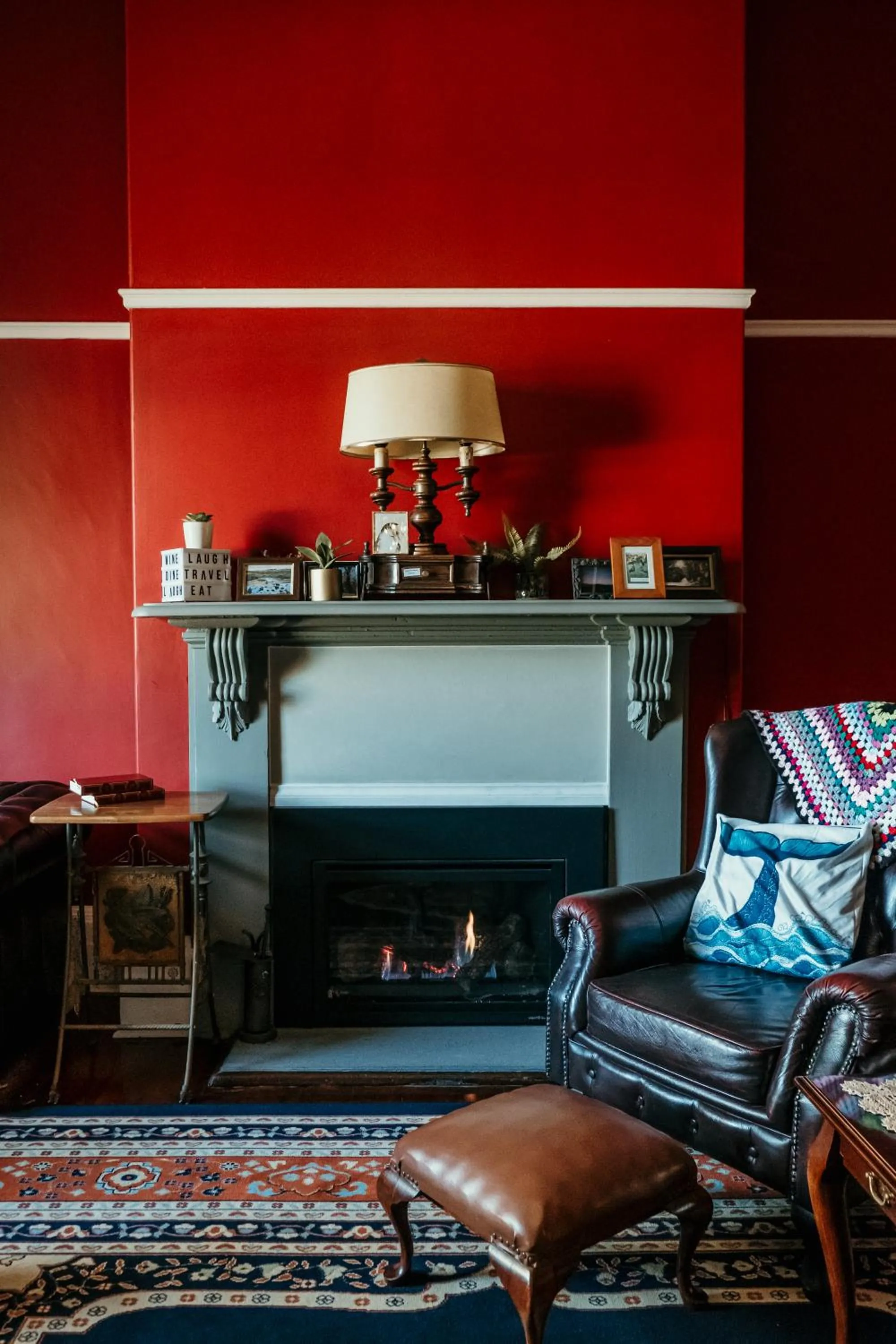 Communal lounge/ TV room in The Wandering Whale Port Fairy