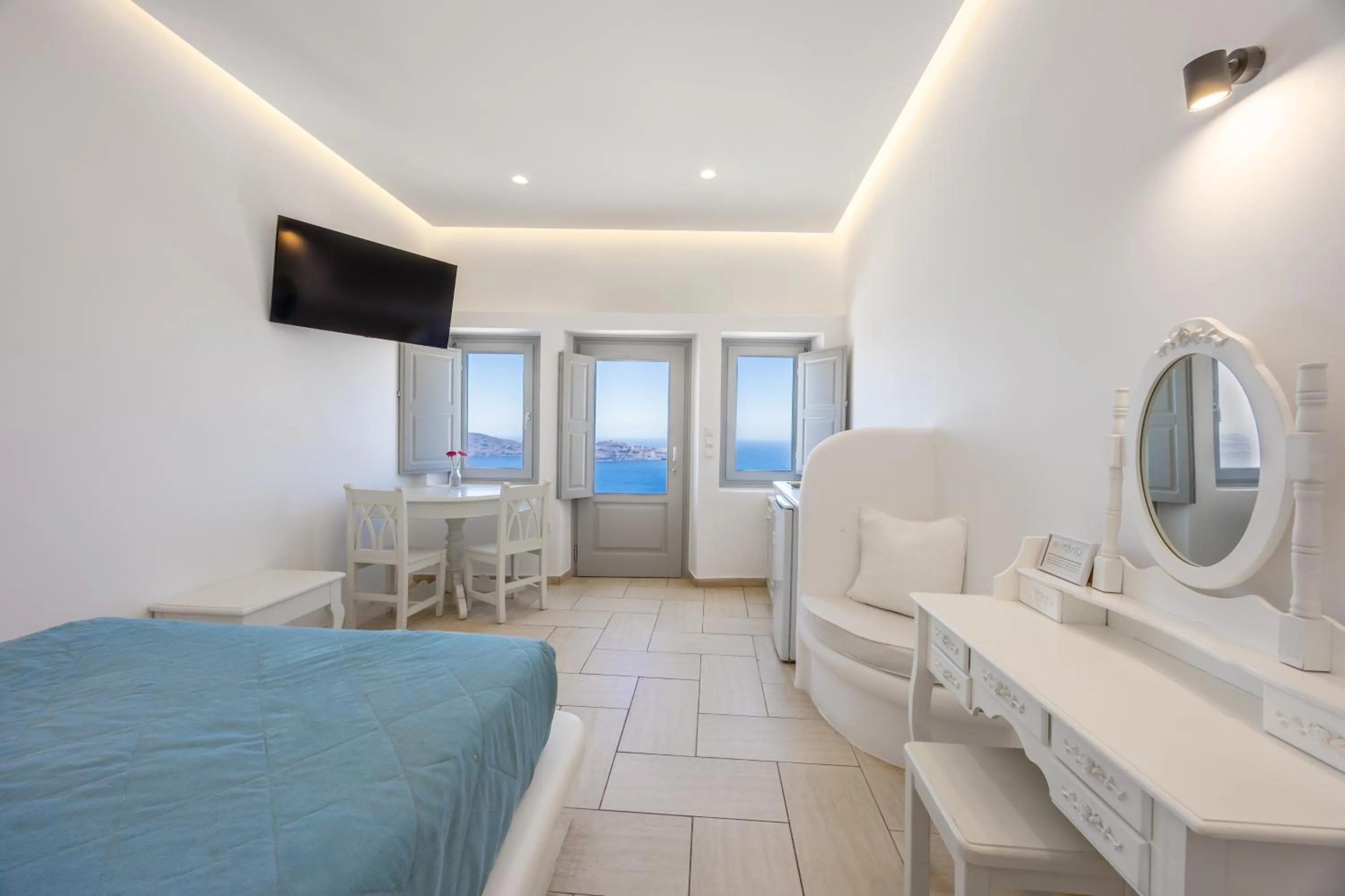 Photo of the whole room, Bed in Ilioperato Hotel