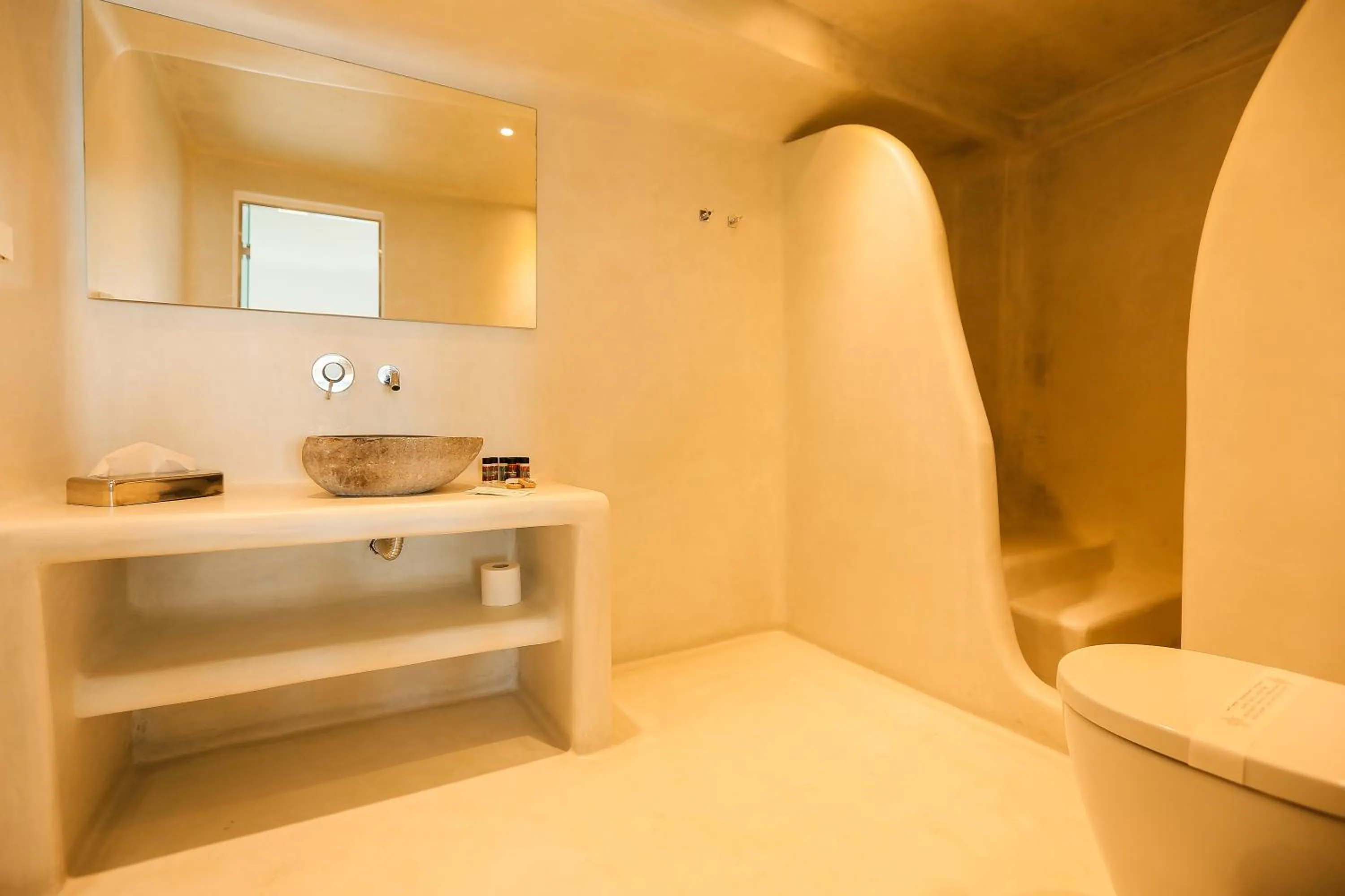 Bathroom in Ilioperato Hotel