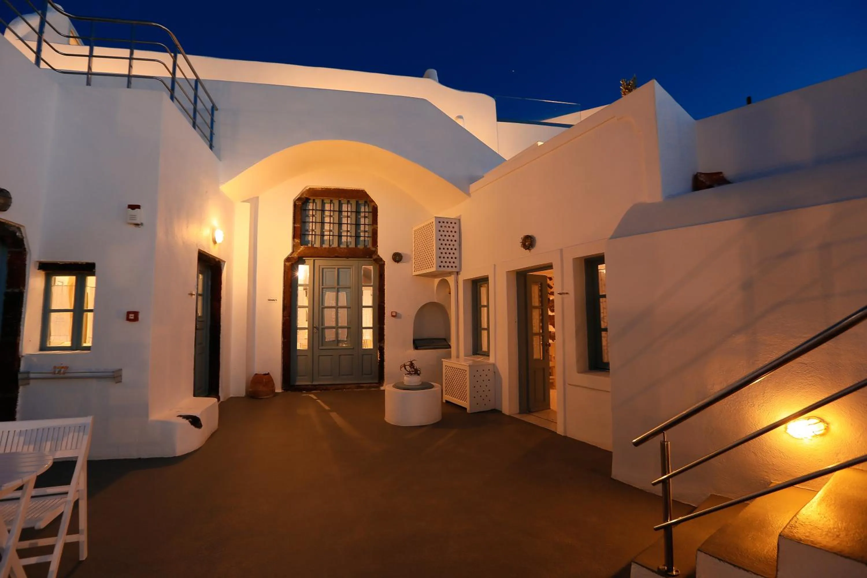 Patio in Ilioperato Hotel
