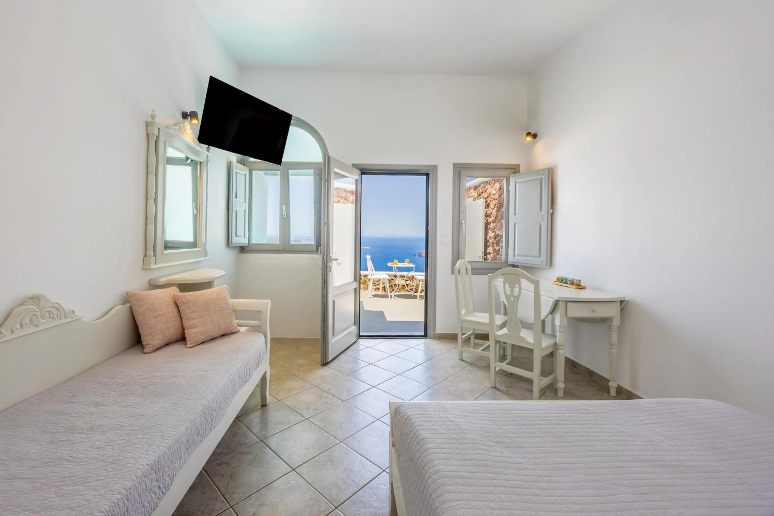 Bed in Ilioperato Hotel