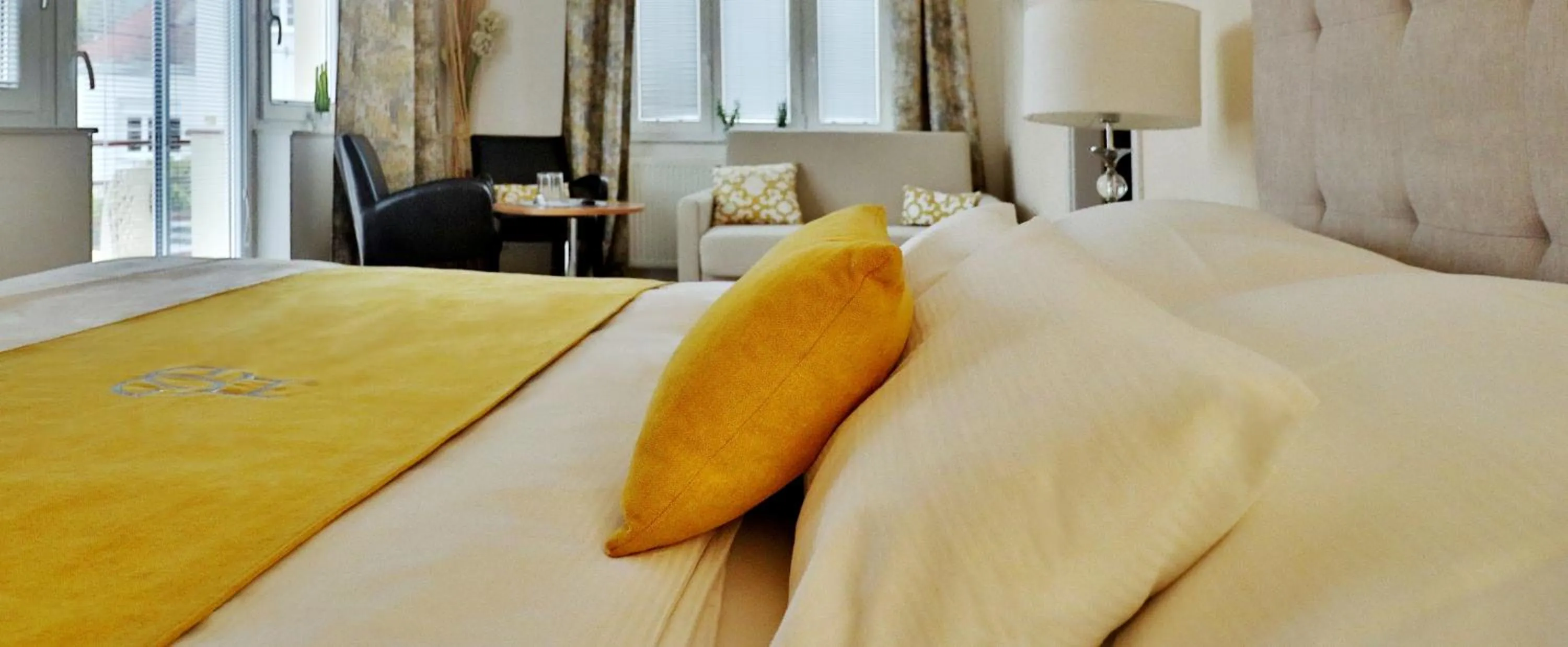 Bed in Boutique Hotel Golf Garni