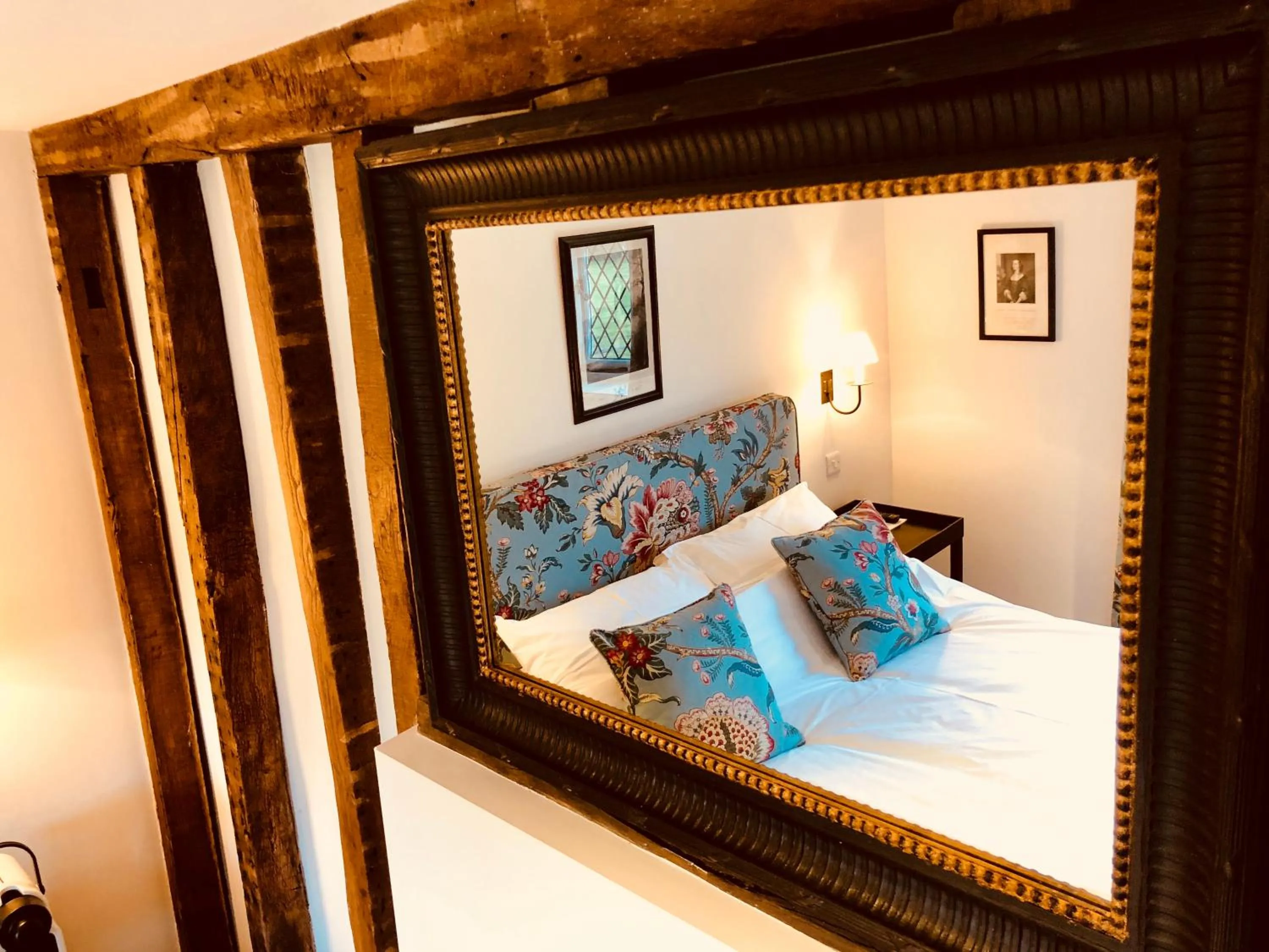 Bed in The Dorset Arms Pub & Cottage Rooms