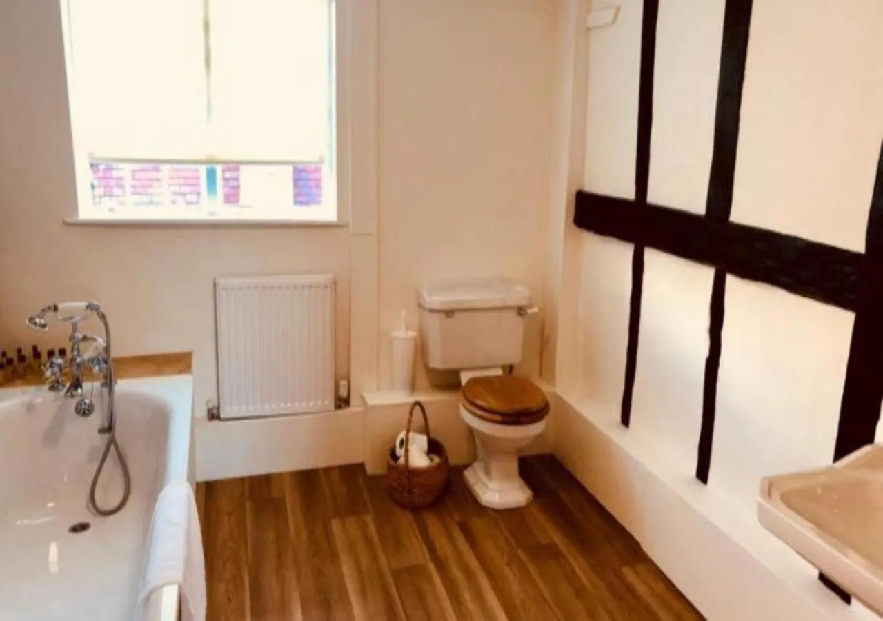 Bathroom in The Dorset Arms Pub & Cottage Rooms