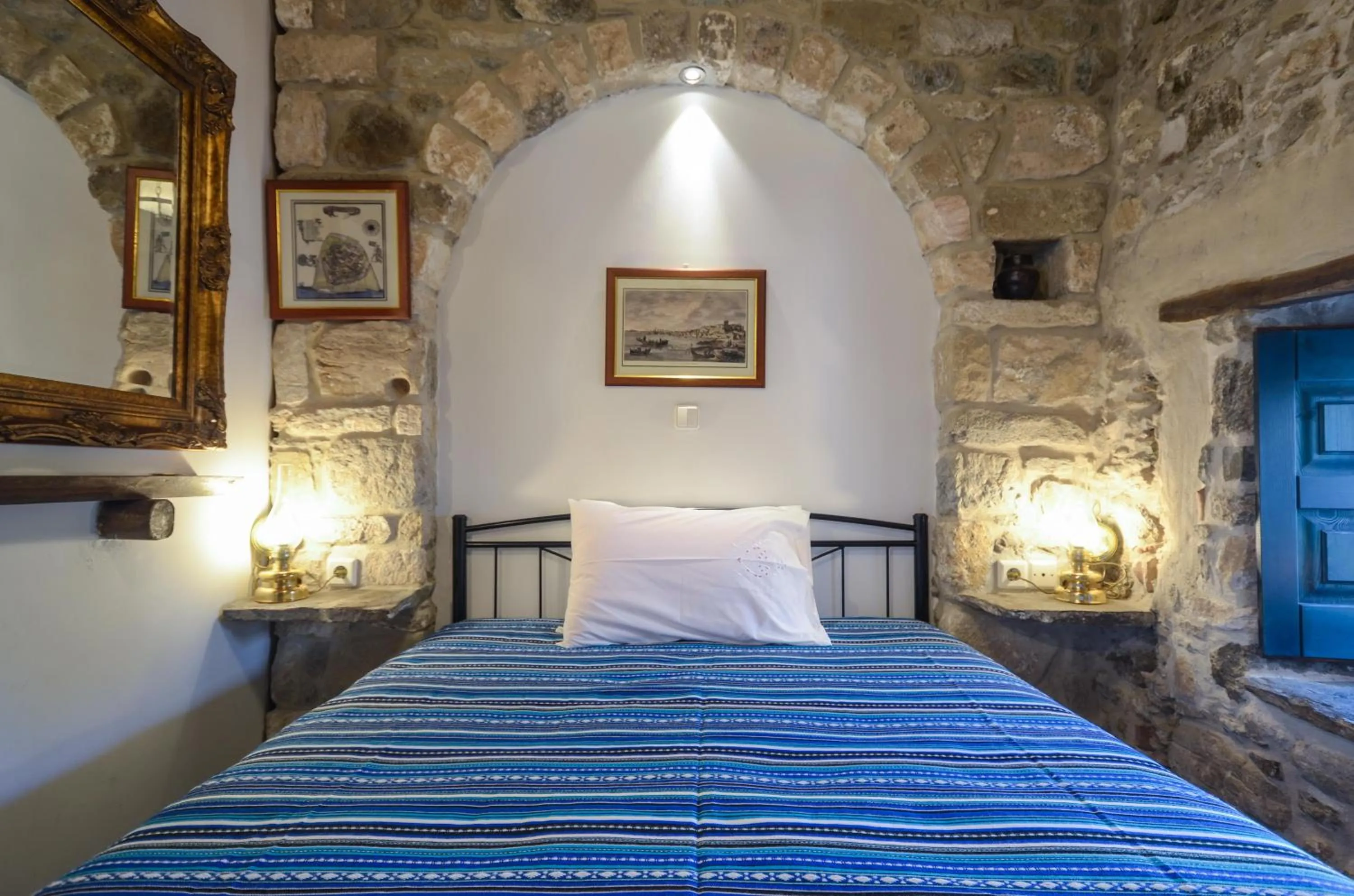 Bed in Venetiko Apartments