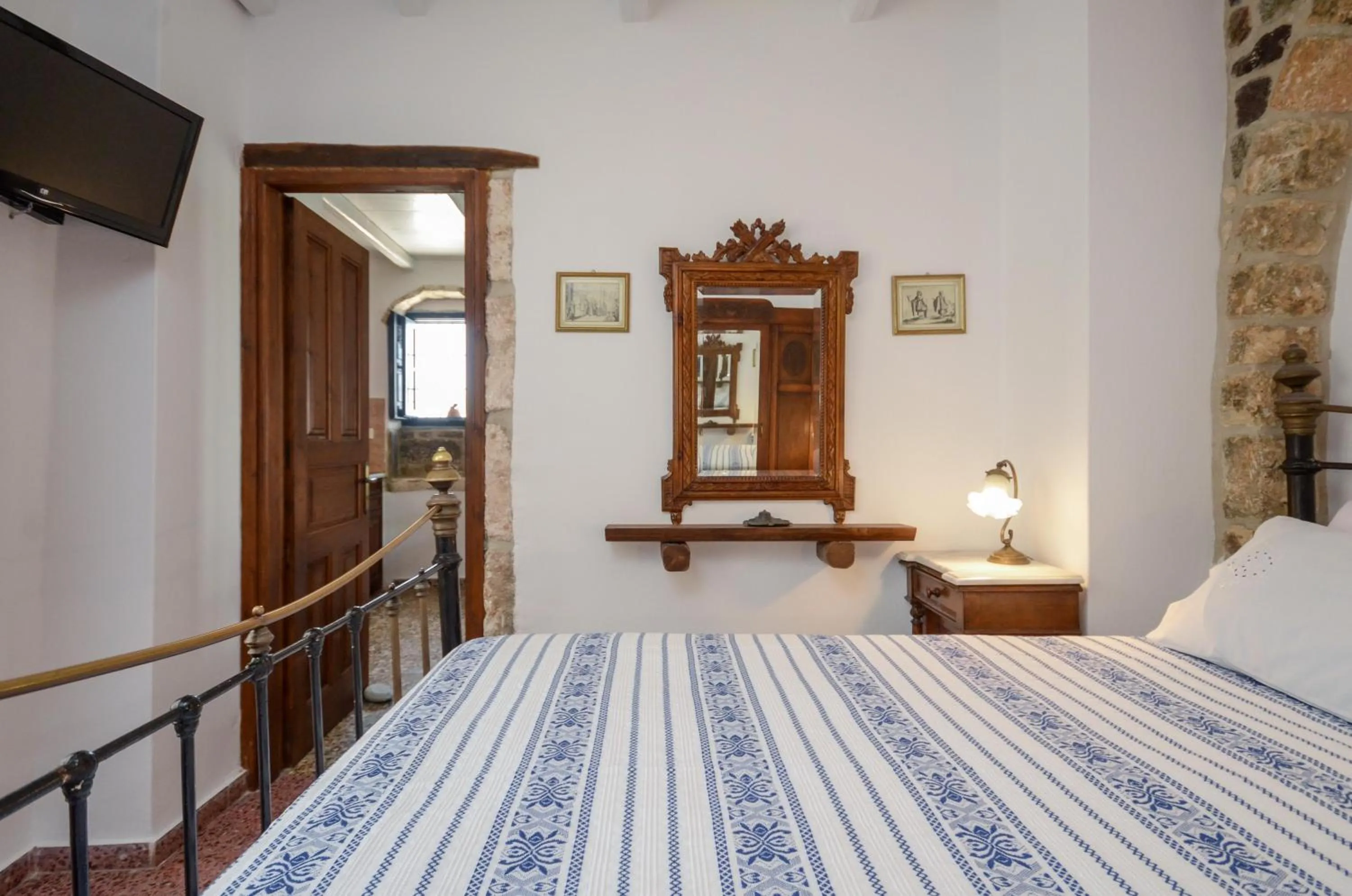 Bed in Venetiko Apartments