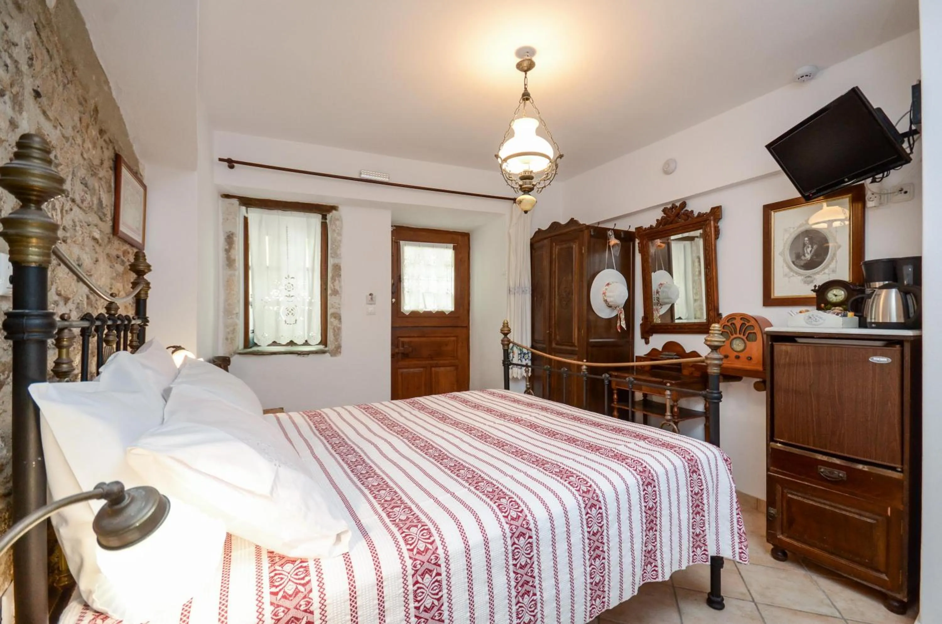 Bedroom, Bed in Venetiko Apartments