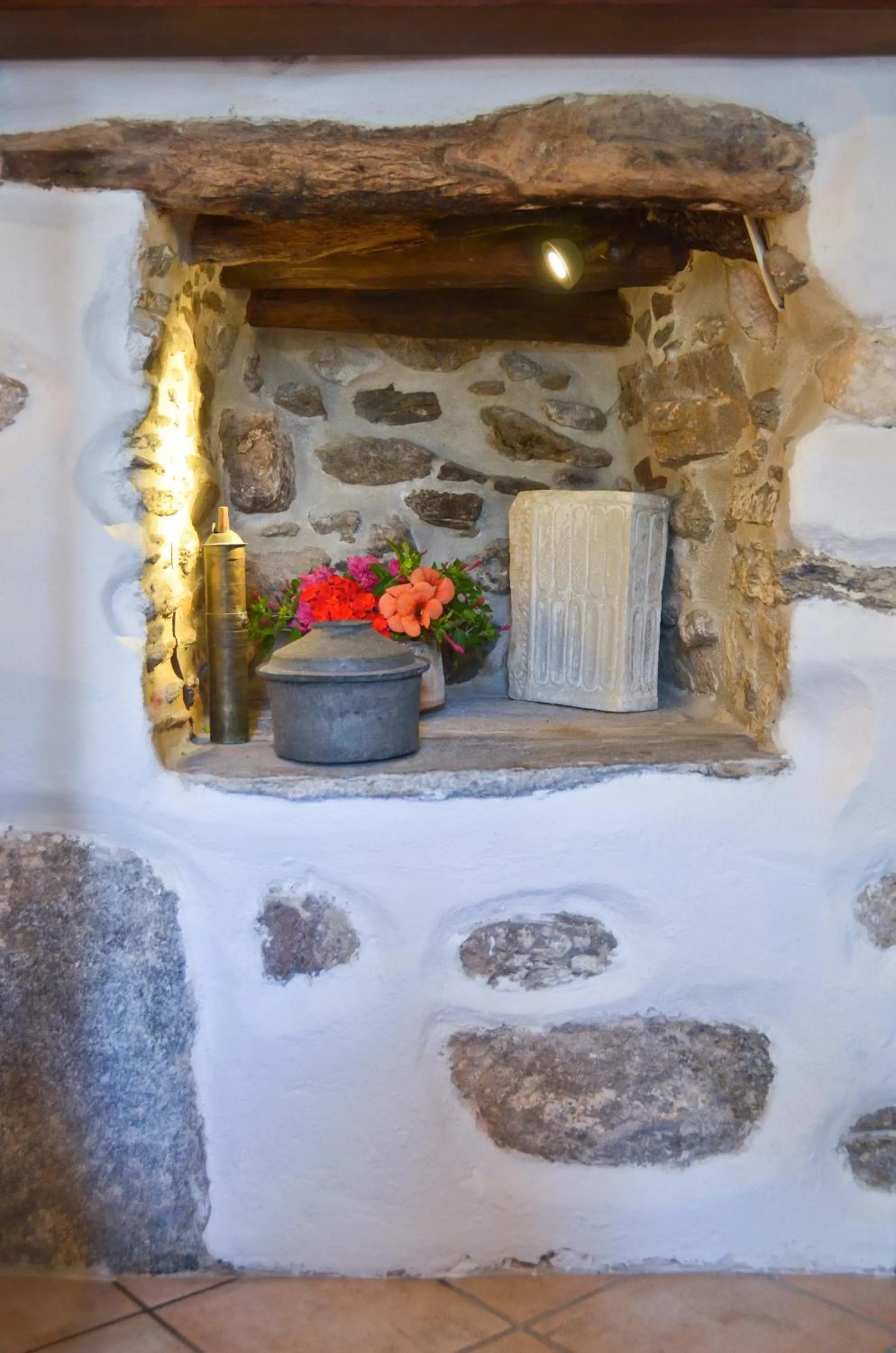 Decorative detail in Venetiko Apartments