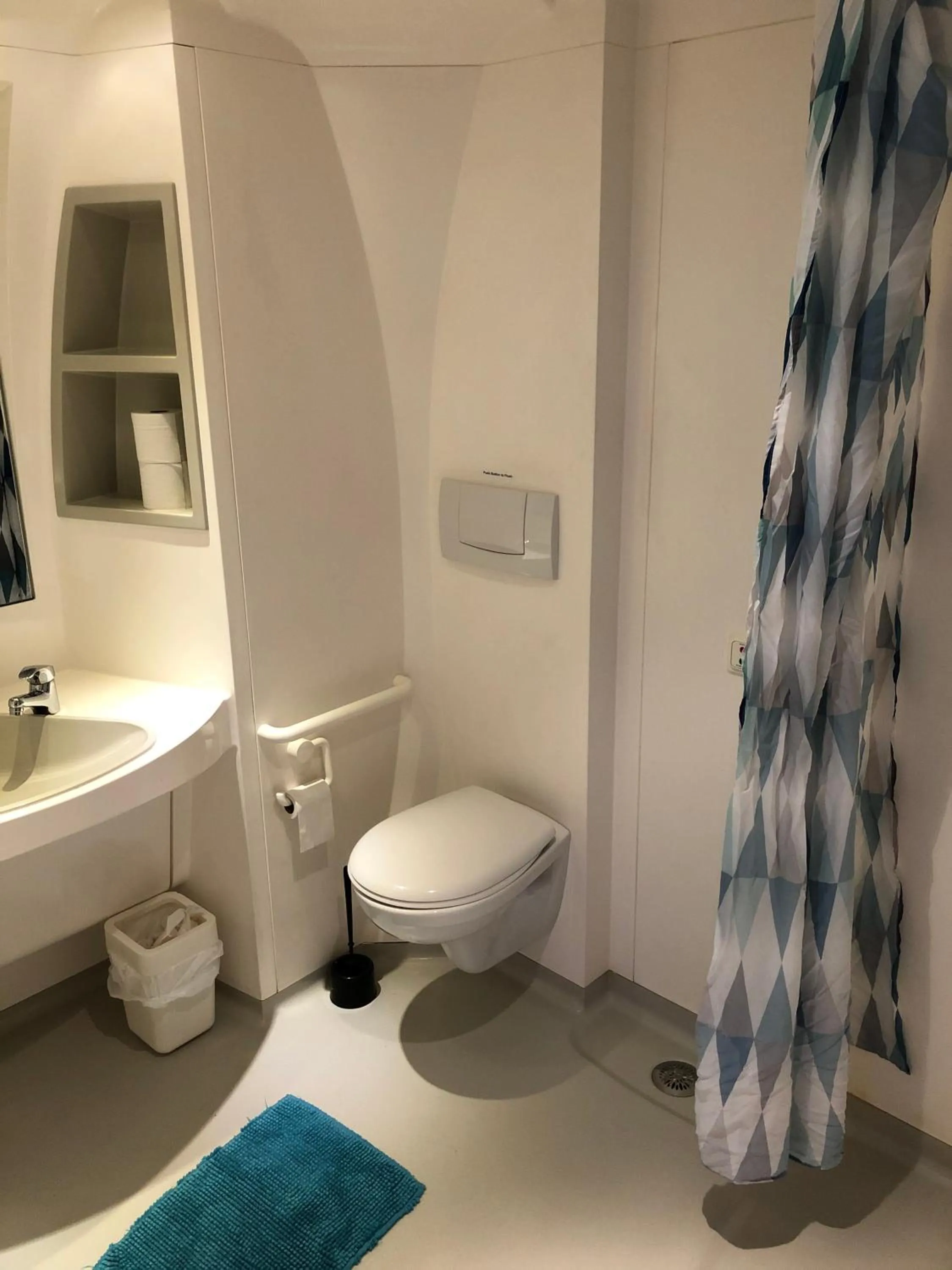 Toilet in STF Jumbo Stay Stockholm