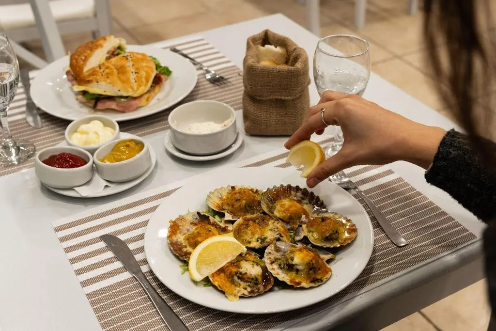 Food and drinks in Rayentray Las Restingas Hotel De Mar