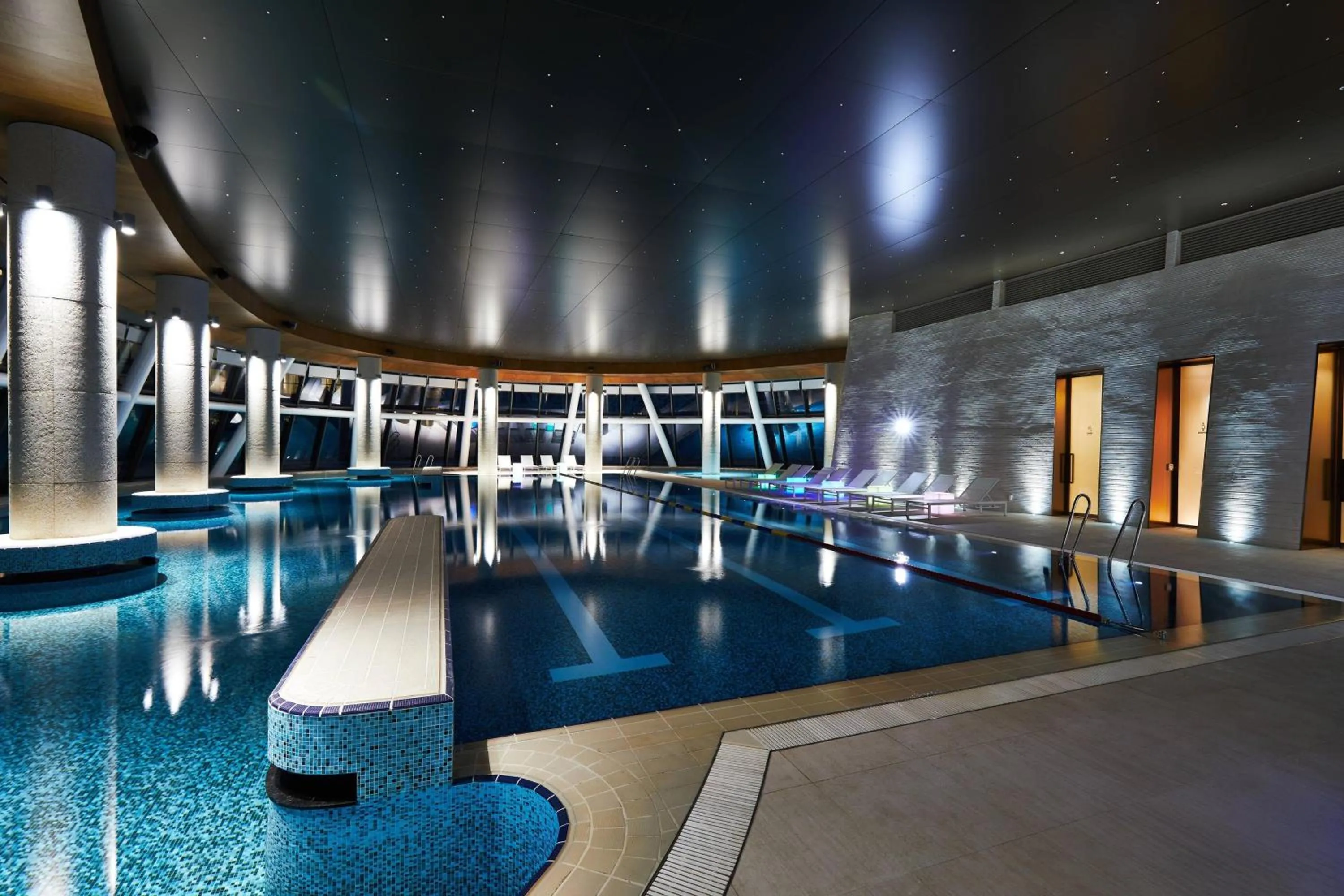 Swimming pool in Marriott Jeju Shinhwa World Hotel