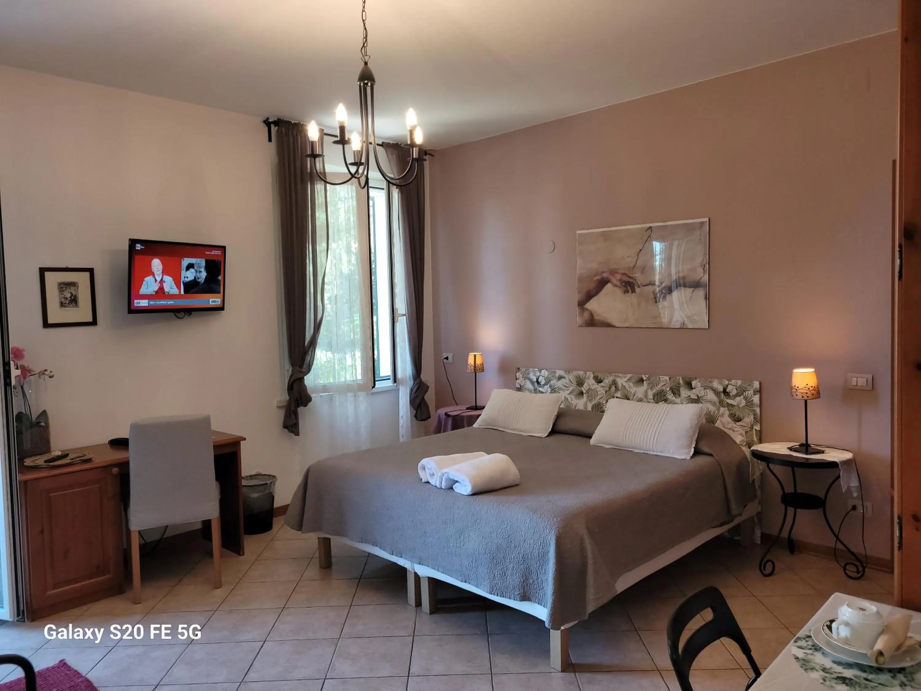 Photo of the whole room, Bed in La Meridiana Affittacamere