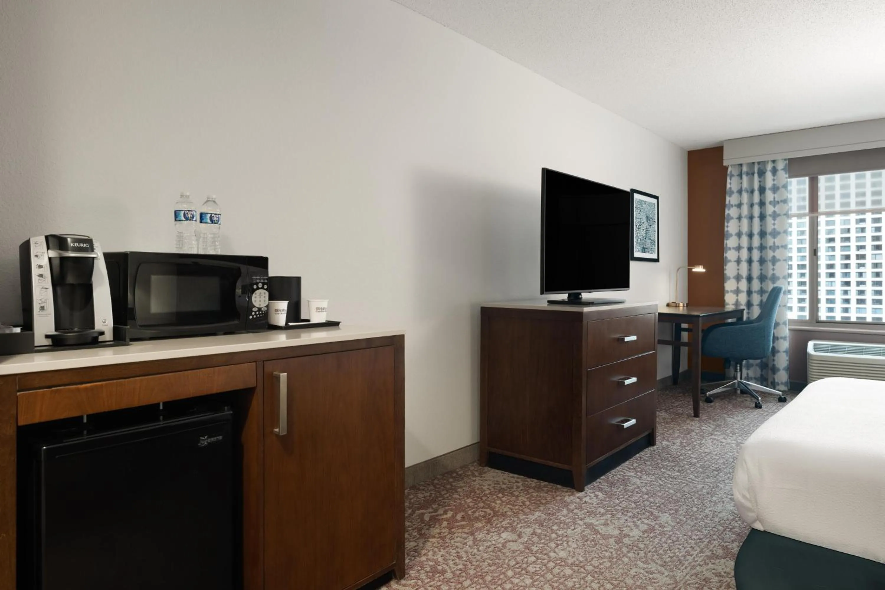 Bedroom, Bed in Hilton Garden Inn Chicago Downtown/Magnificent Mile