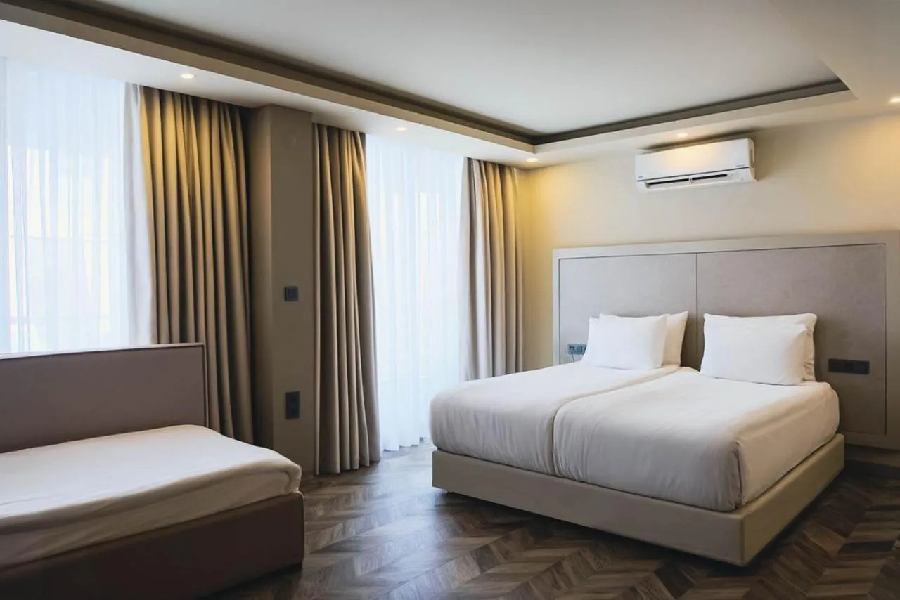 Photo of the whole room, Bed in Büyük Hotel