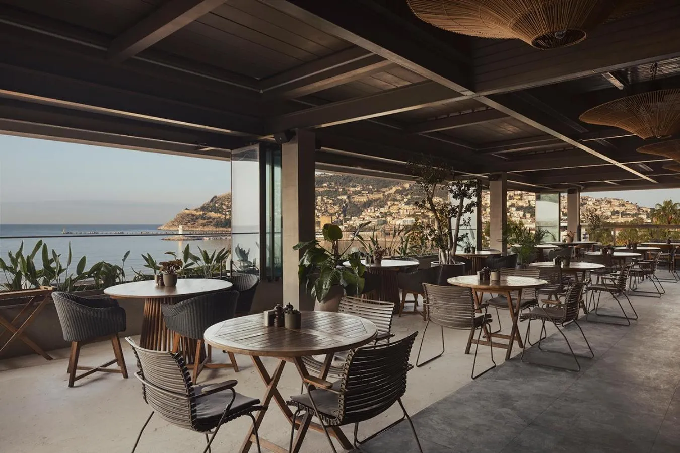 Restaurant/places to eat in Büyük Hotel