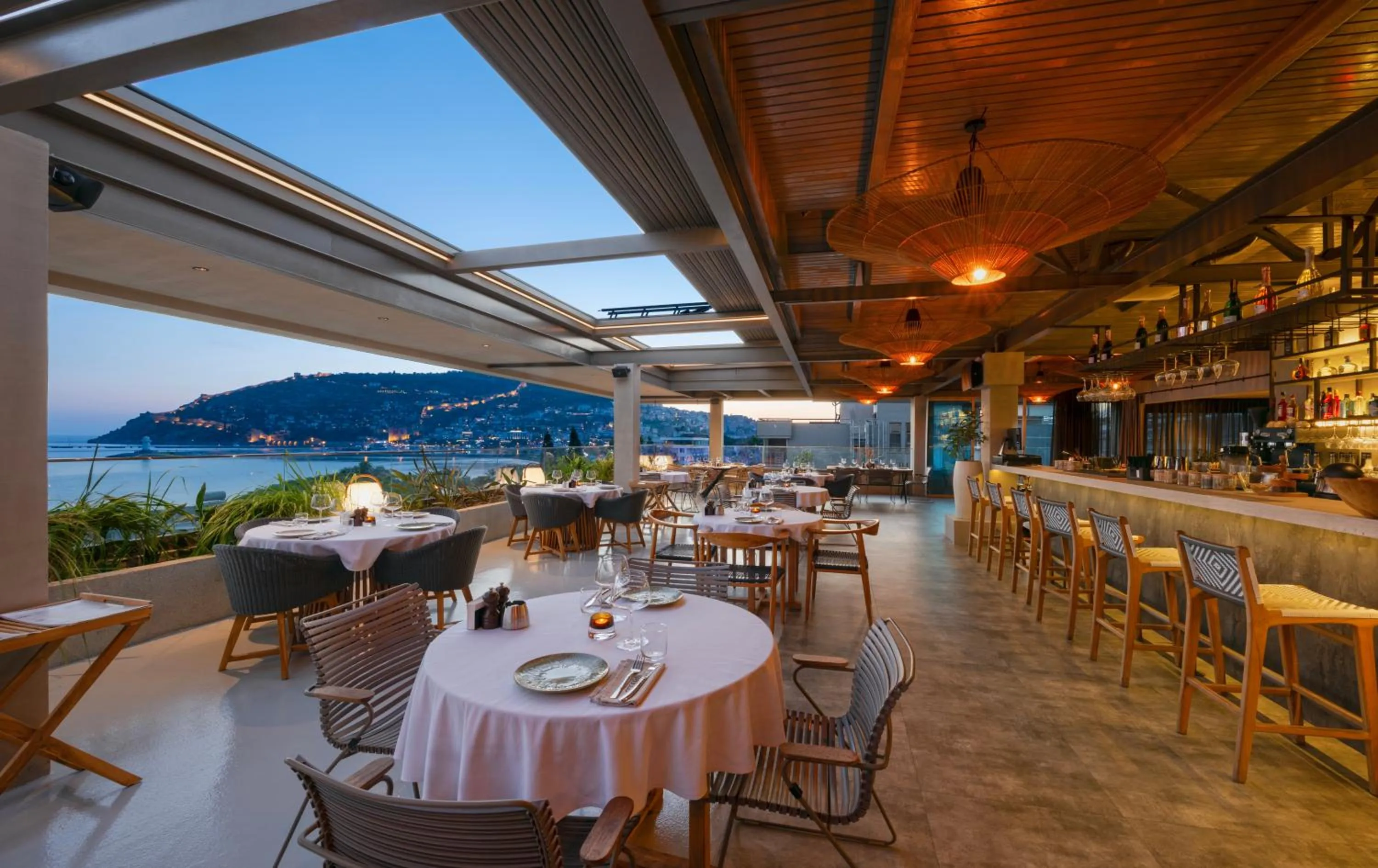 Restaurant/places to eat in Büyük Hotel