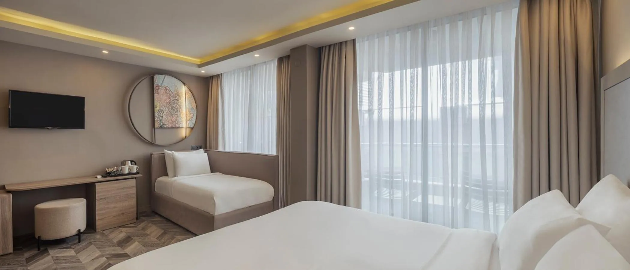 Photo of the whole room, Bed in Büyük Hotel