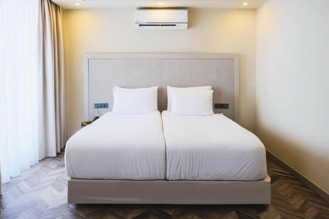 Photo of the whole room, Bed in Büyük Hotel