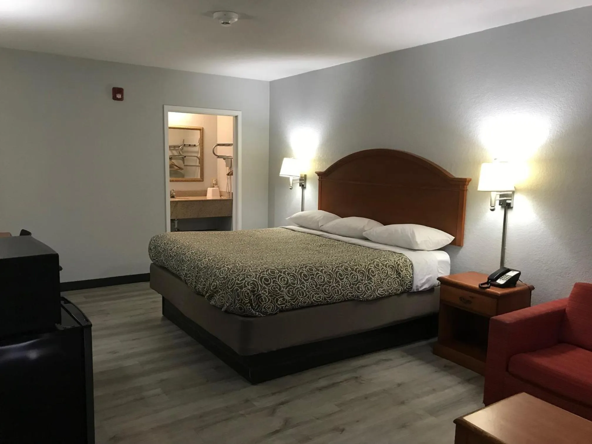Bed in Walnut Inn - Checotah