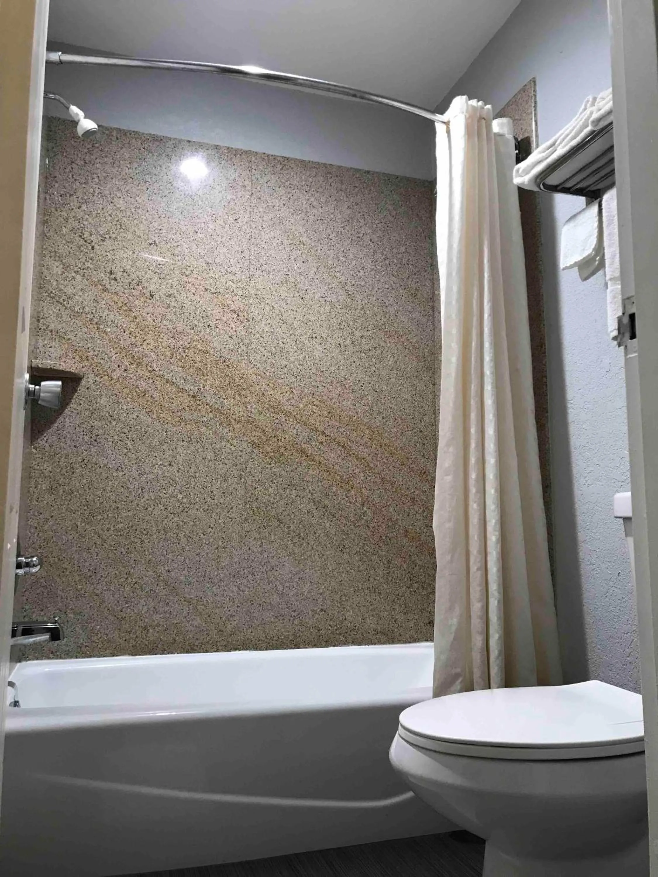 Bathroom in Walnut Inn - Checotah