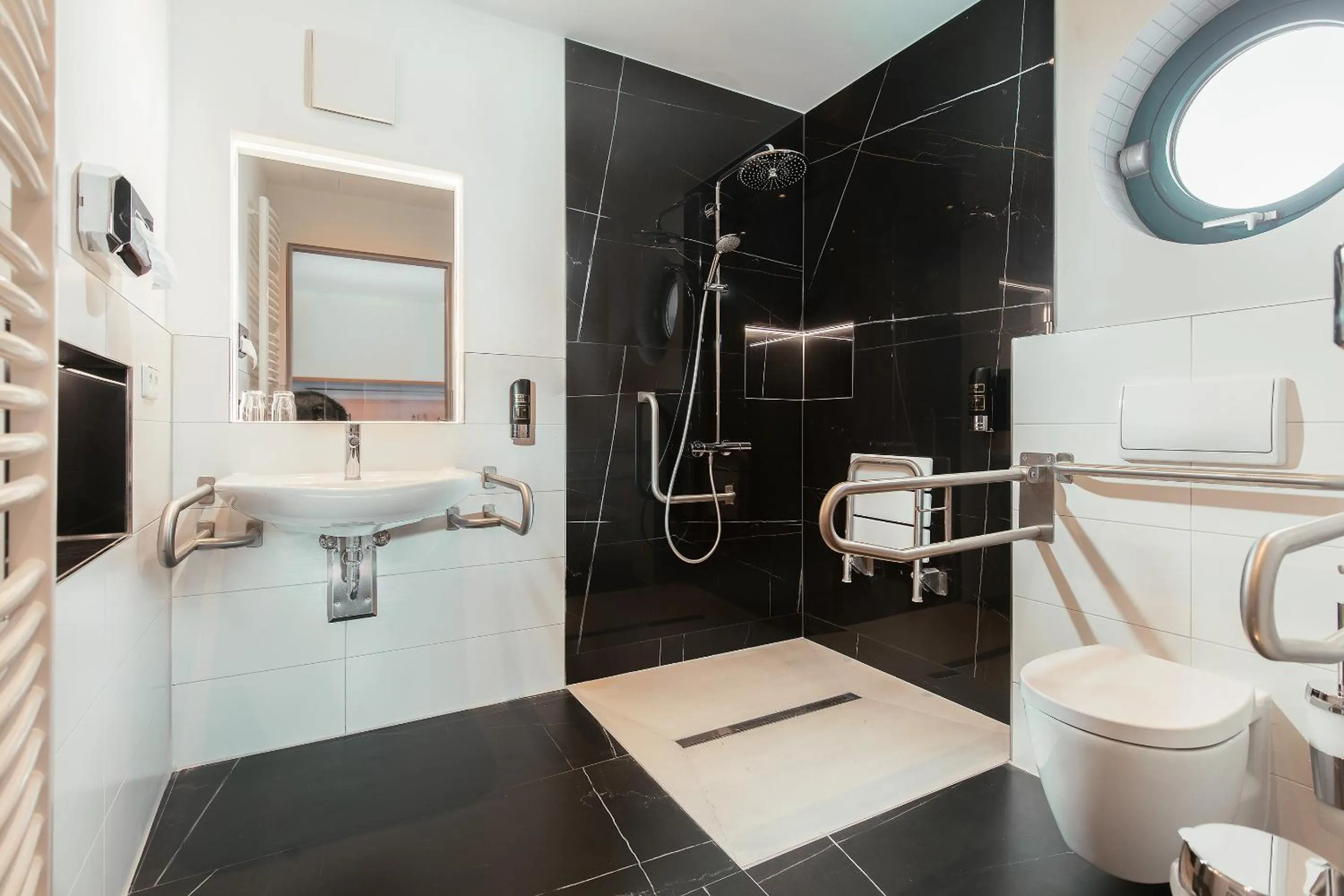 Bathroom in Hotel Edison