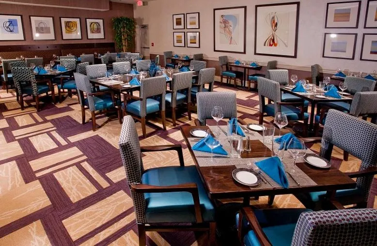 Restaurant/places to eat in DoubleTree by Hilton Chicago O'Hare Airport-Rosemont