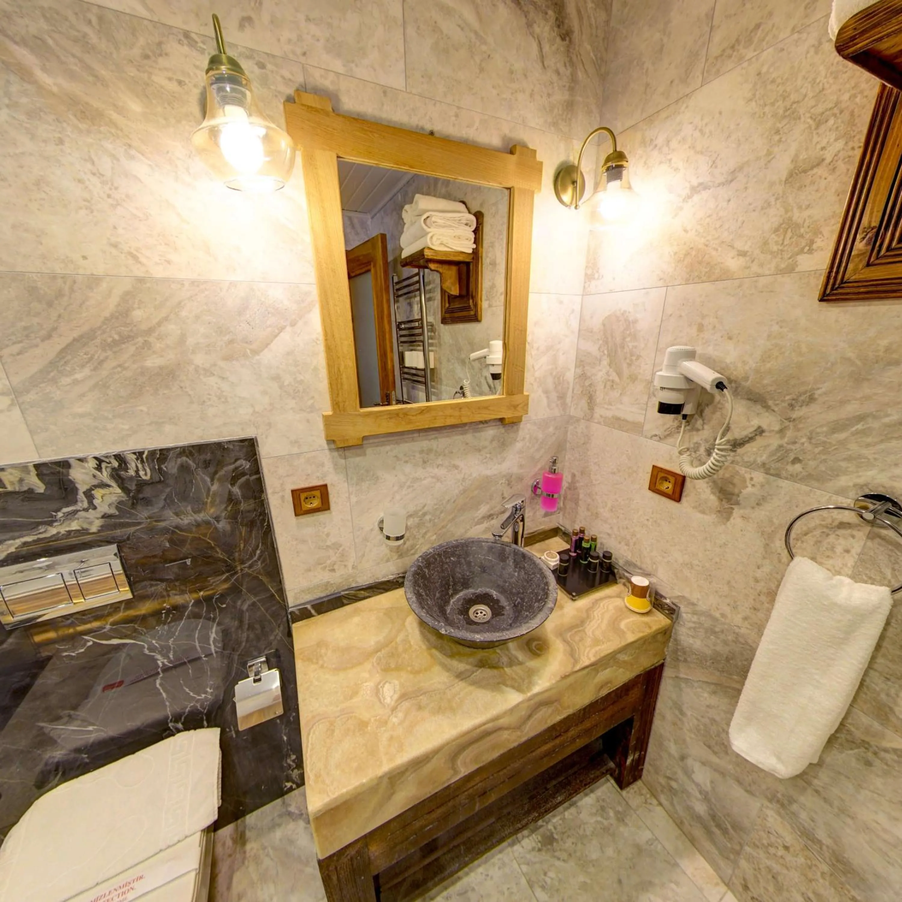 Bathroom in Roma Cave Suite