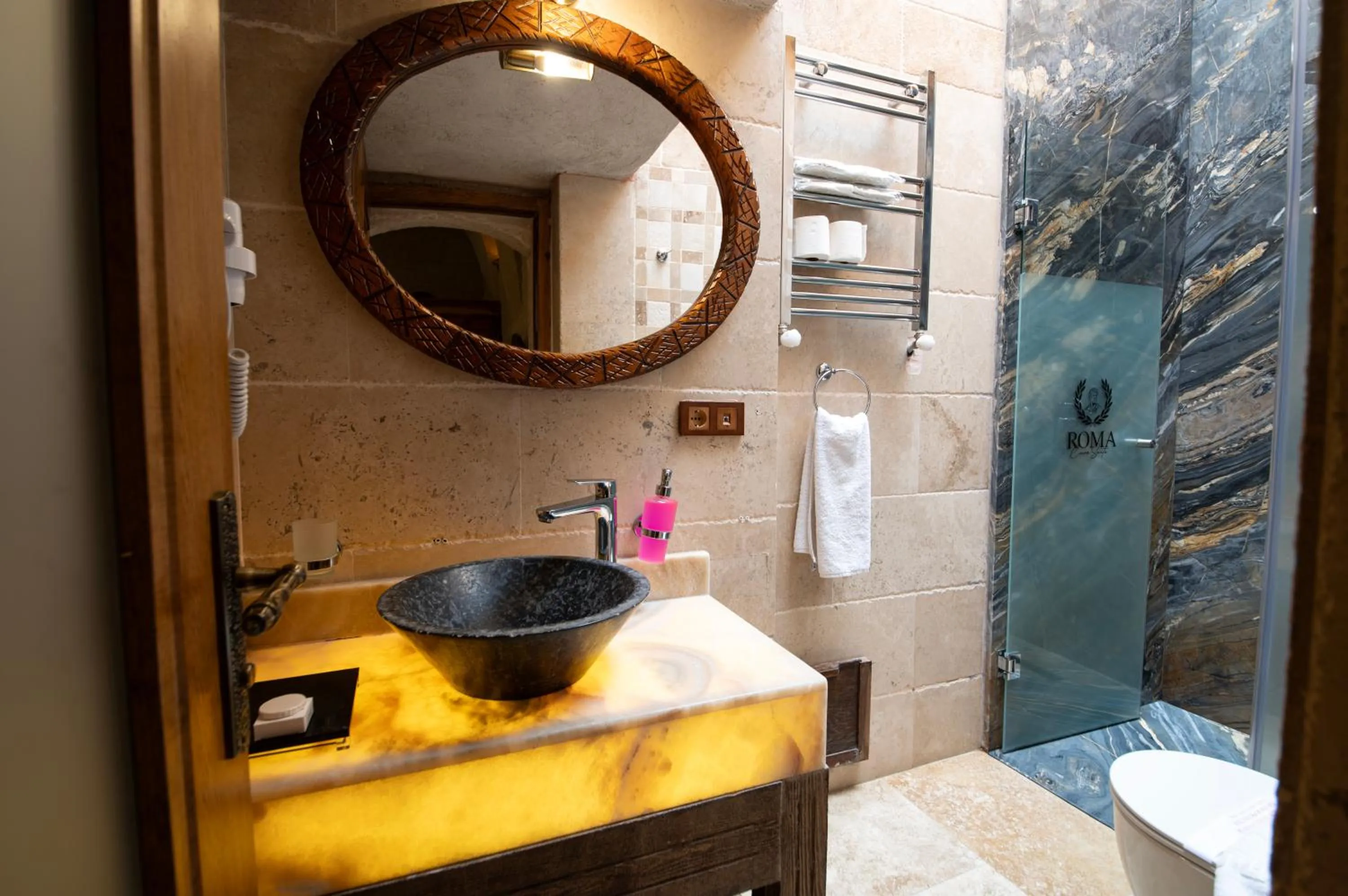 Bathroom in Roma Cave Suite