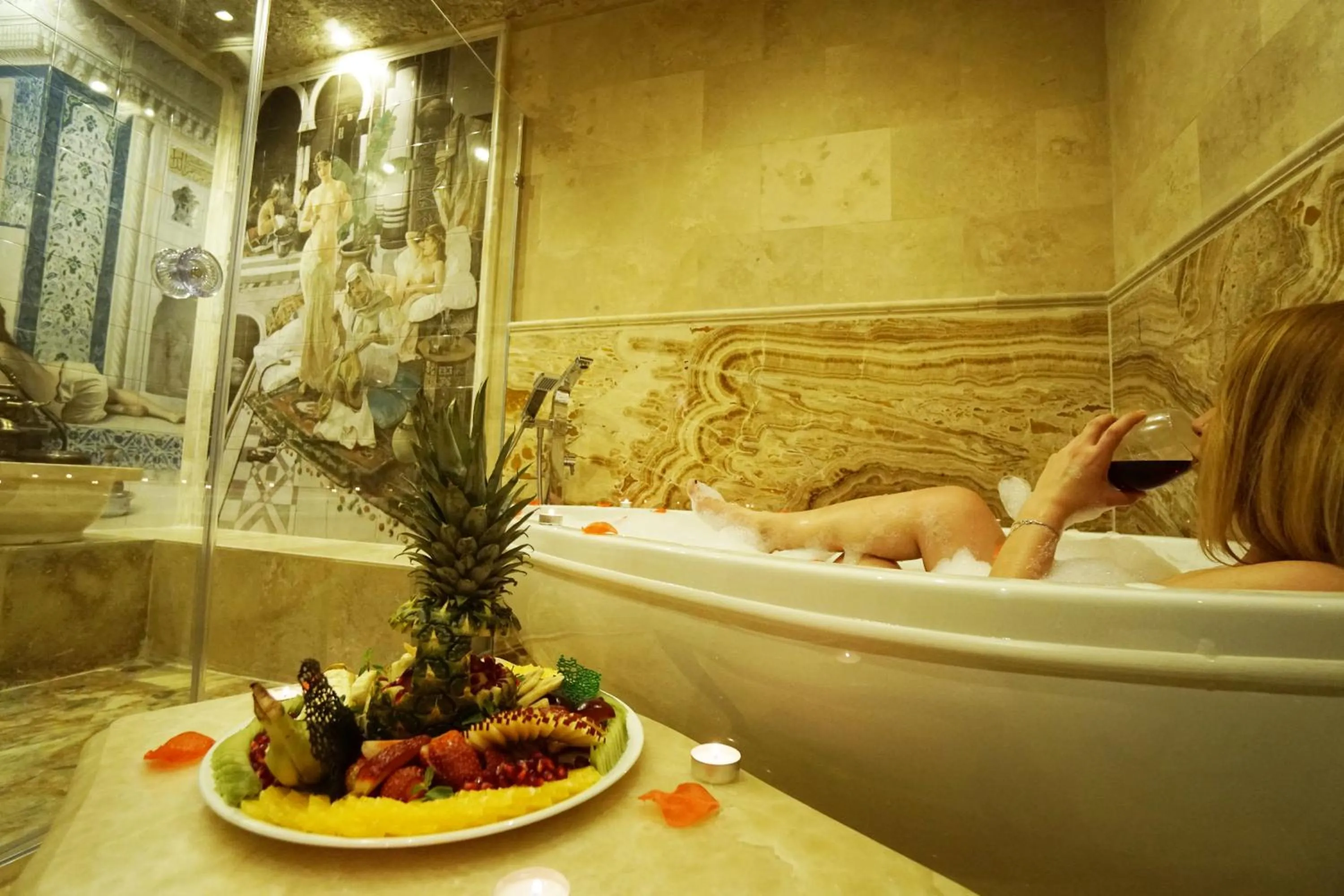 Bathroom in Roma Cave Suite