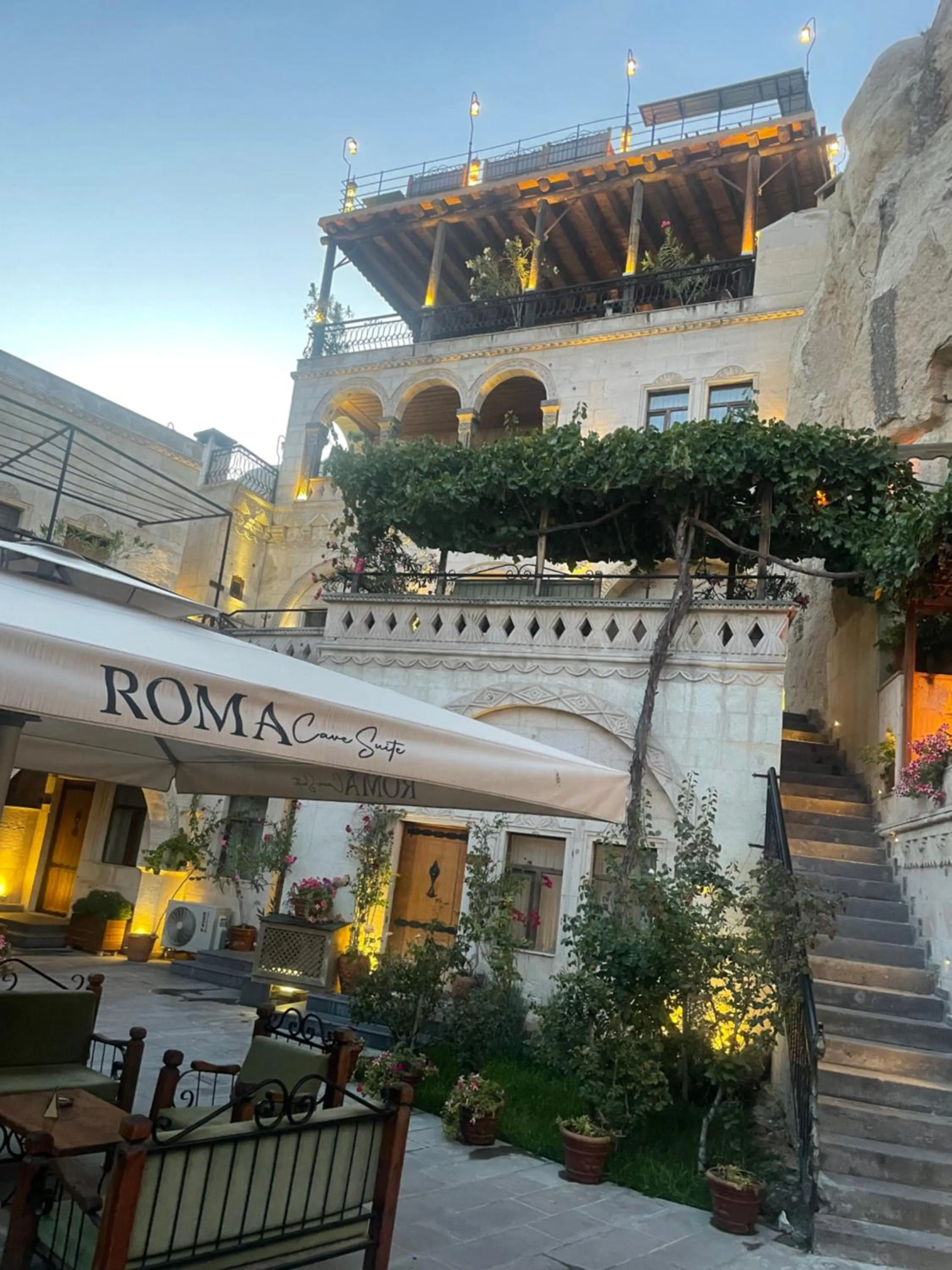 Property building in Roma Cave Suite