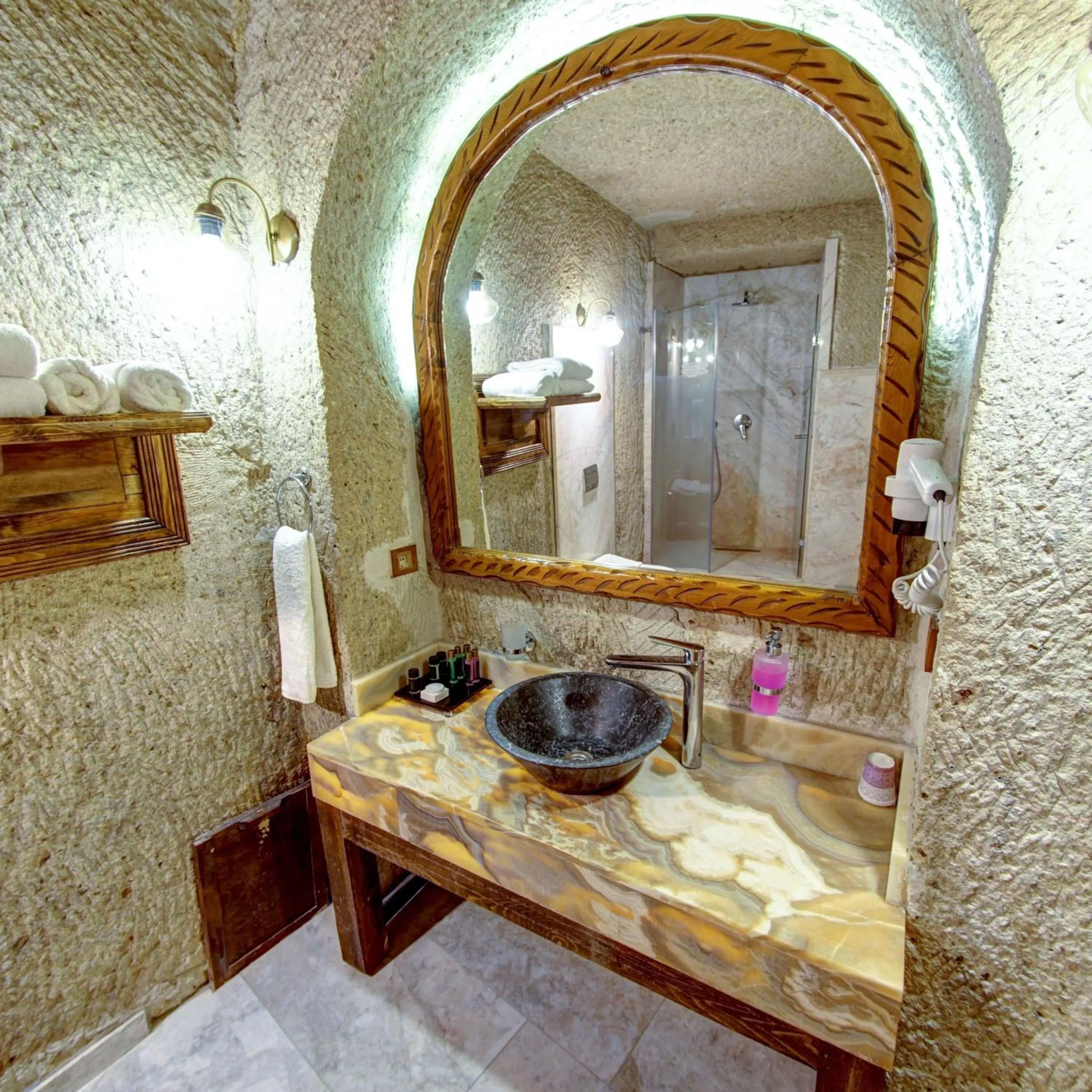 Bathroom in Roma Cave Suite