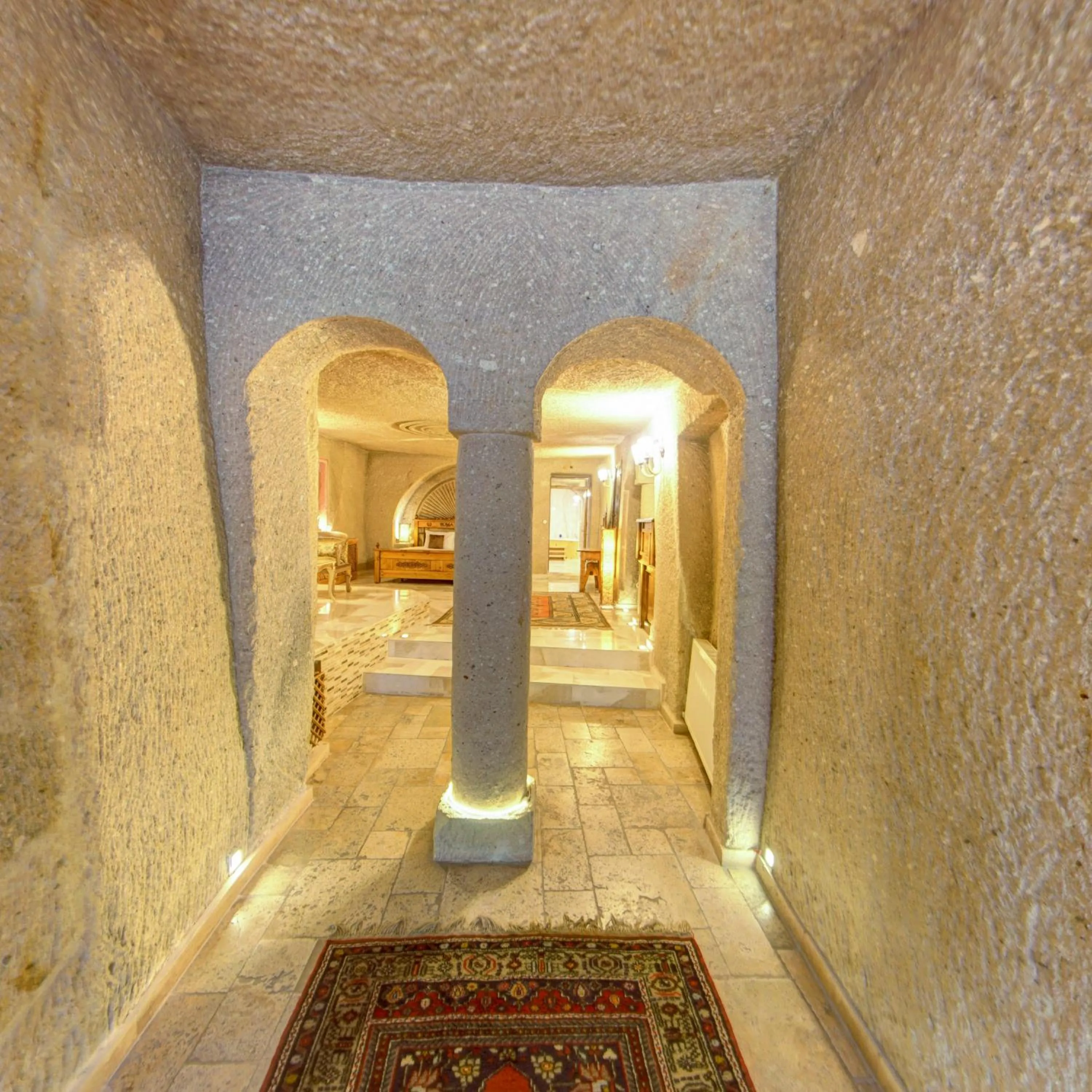 Massage in Roma Cave Suite