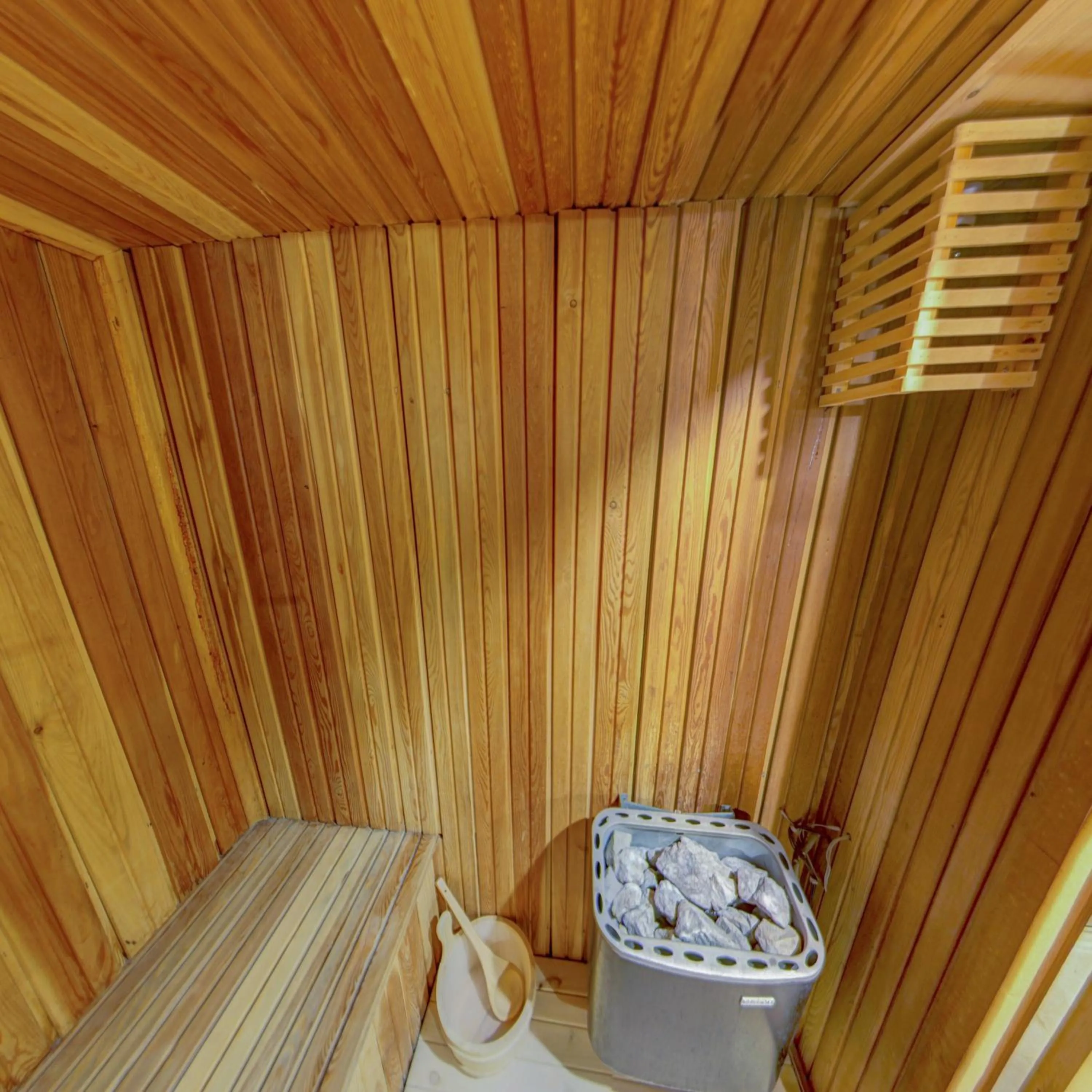 Sauna in Roma Cave Suite