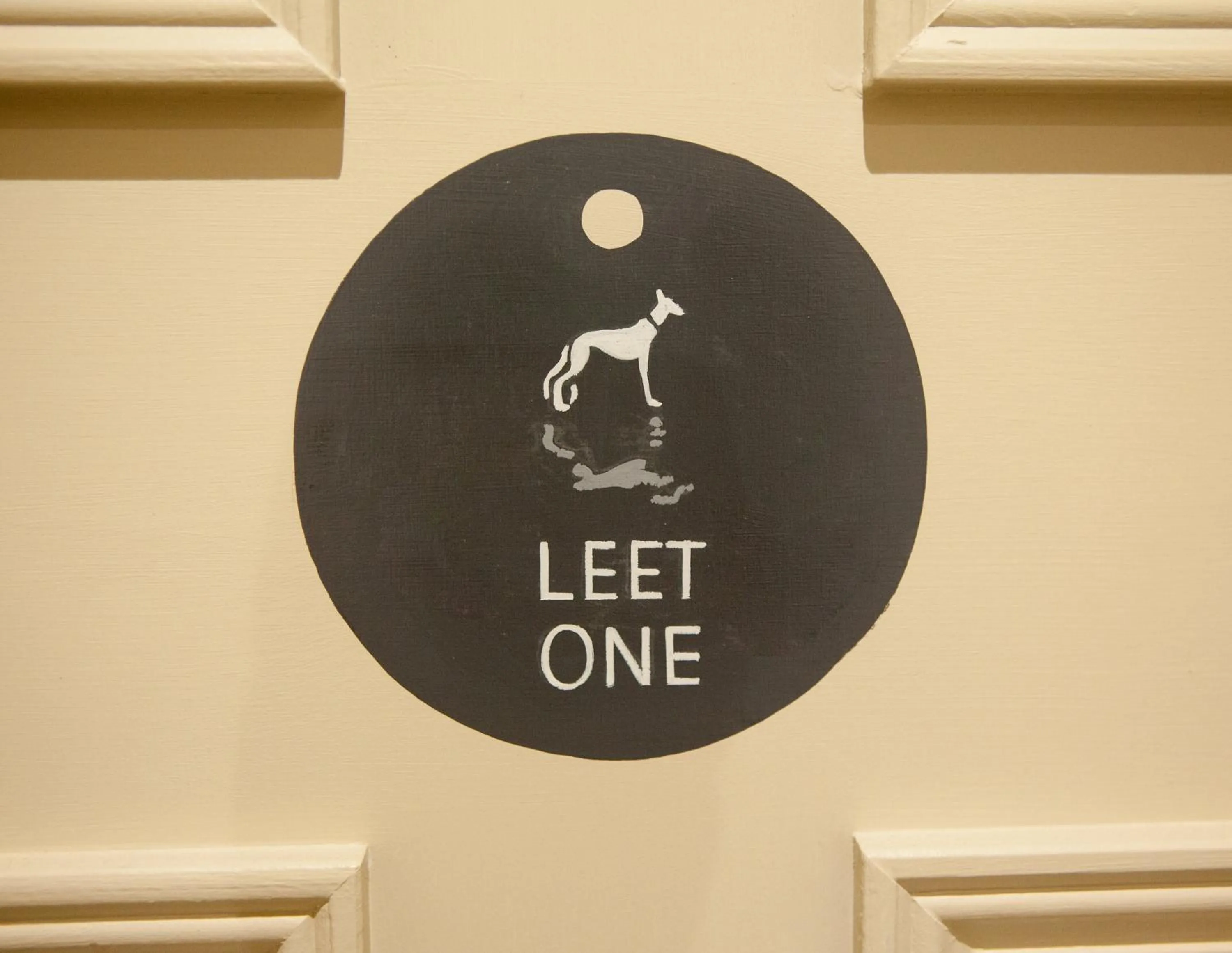 The Greyhound on the Test Hotel