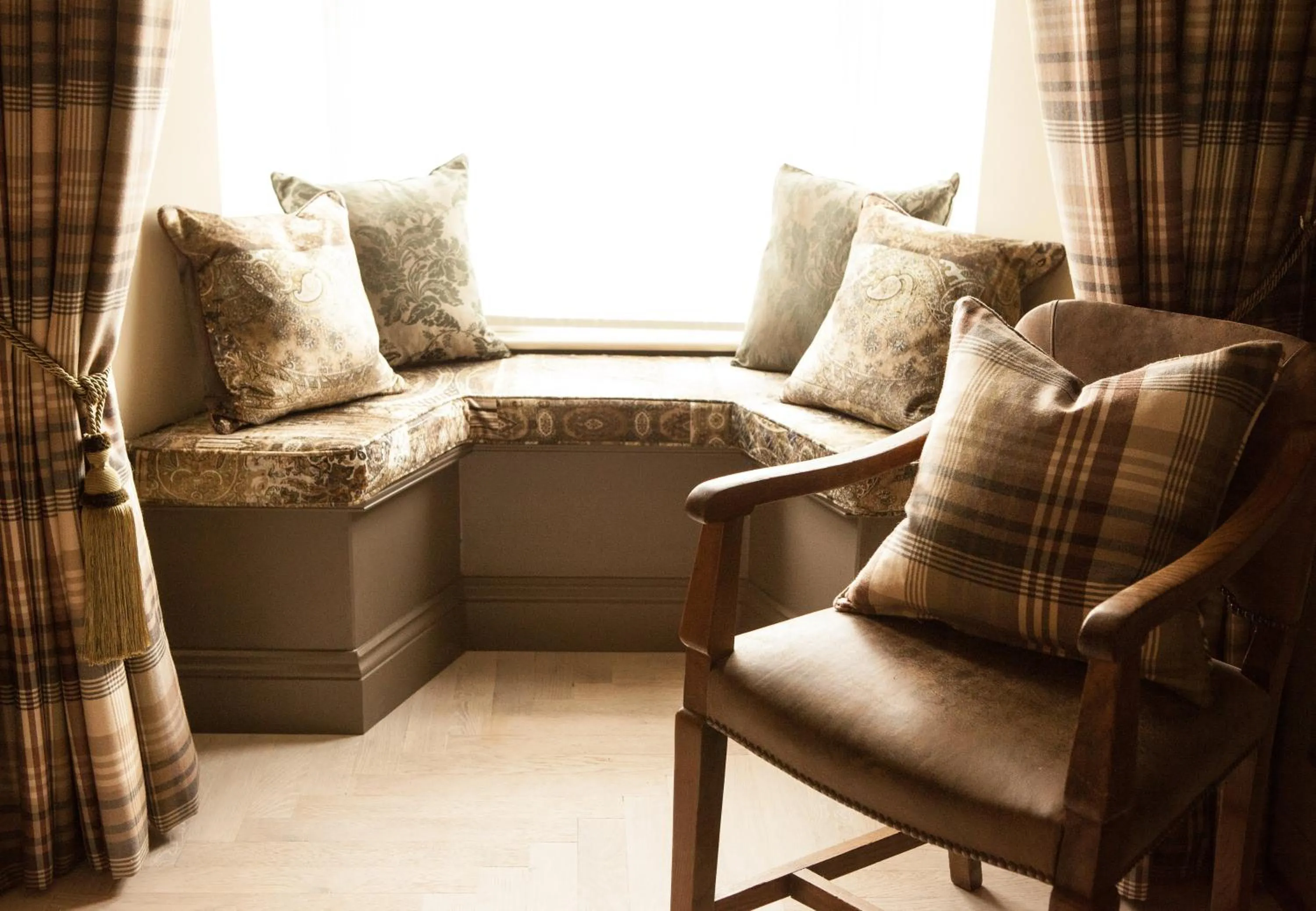 The Greyhound on the Test Hotel