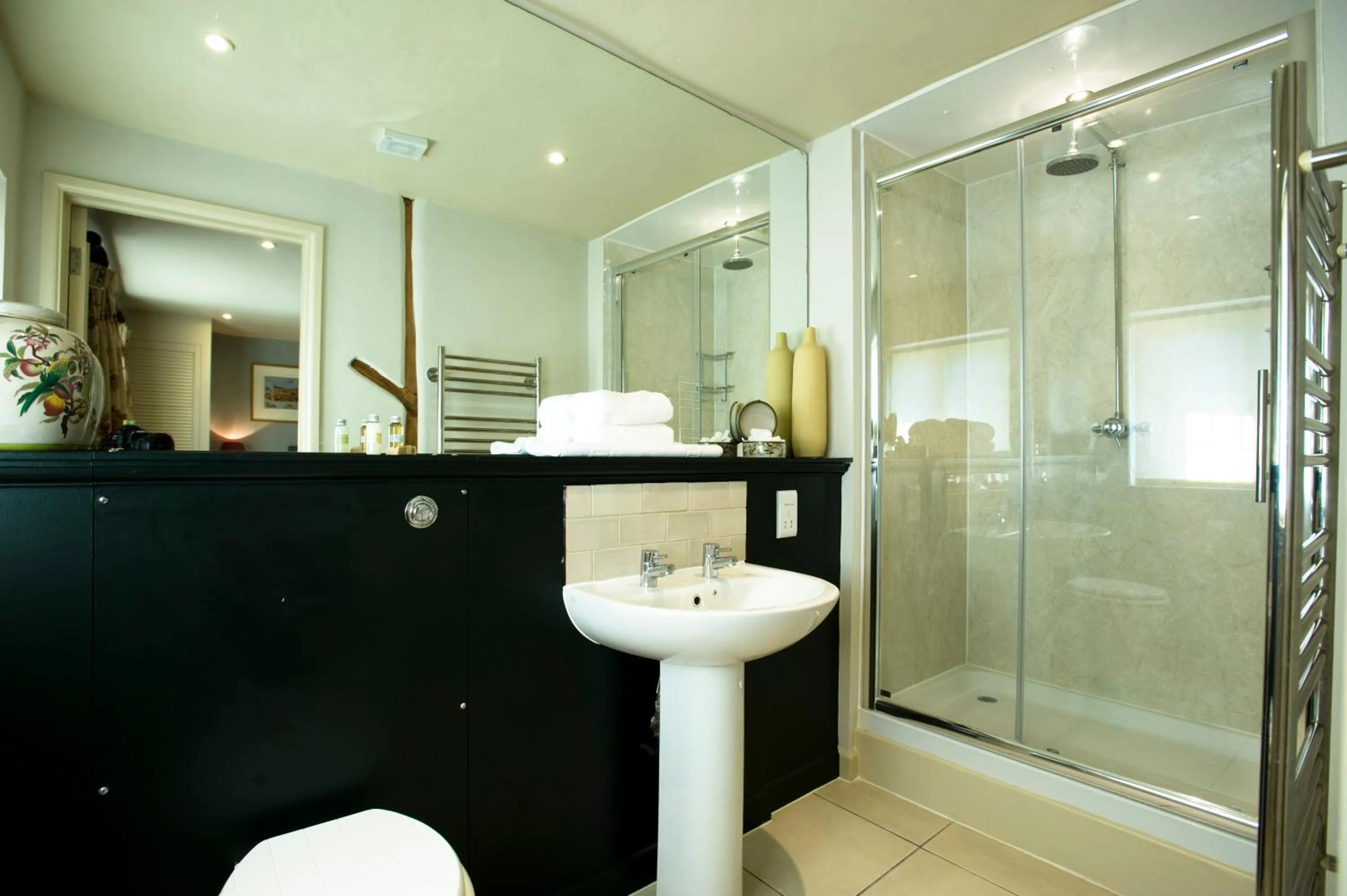 Bathroom in The Greyhound on the Test Hotel