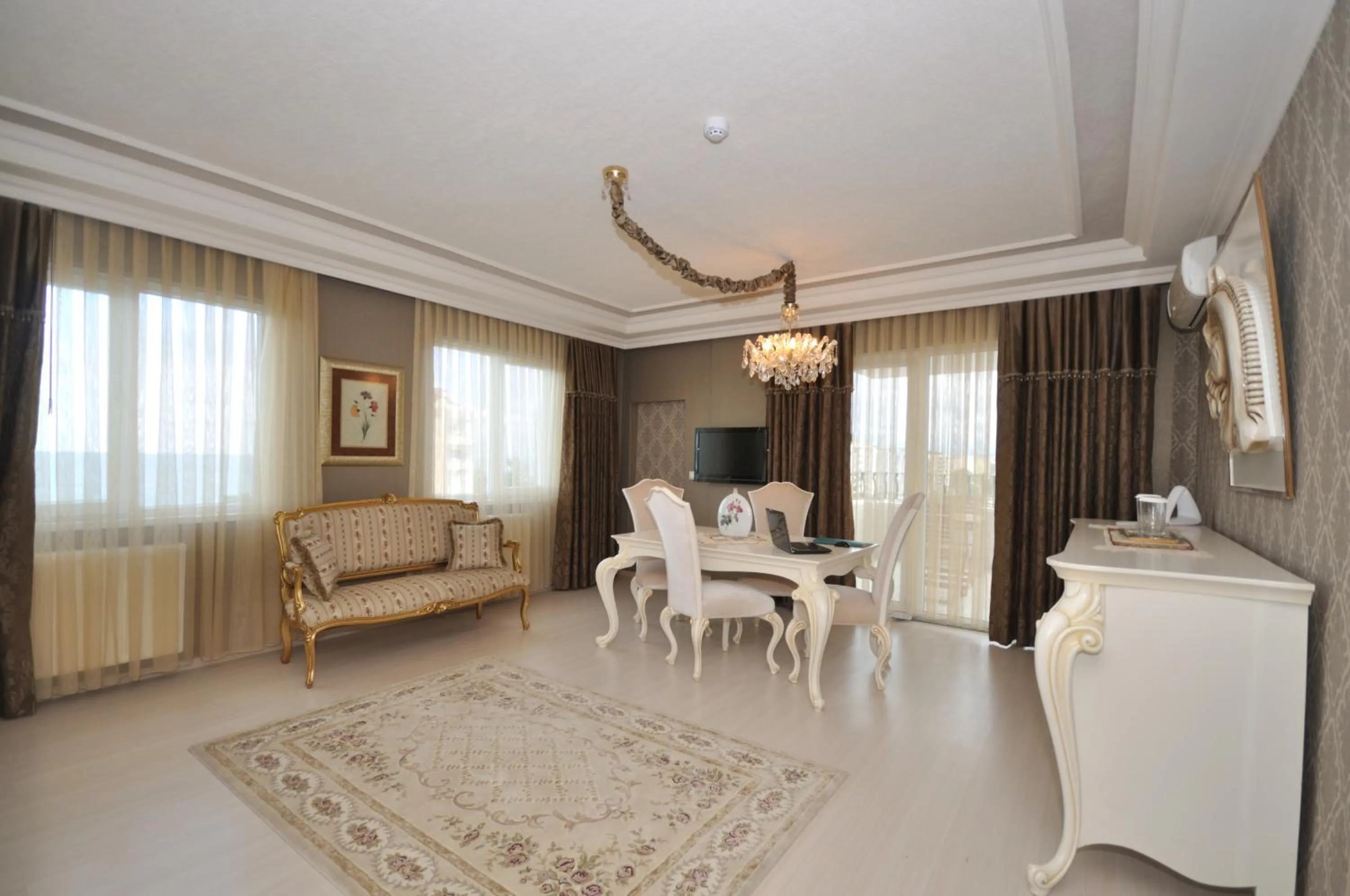 TV and multimedia in Grand Atakum Hotel