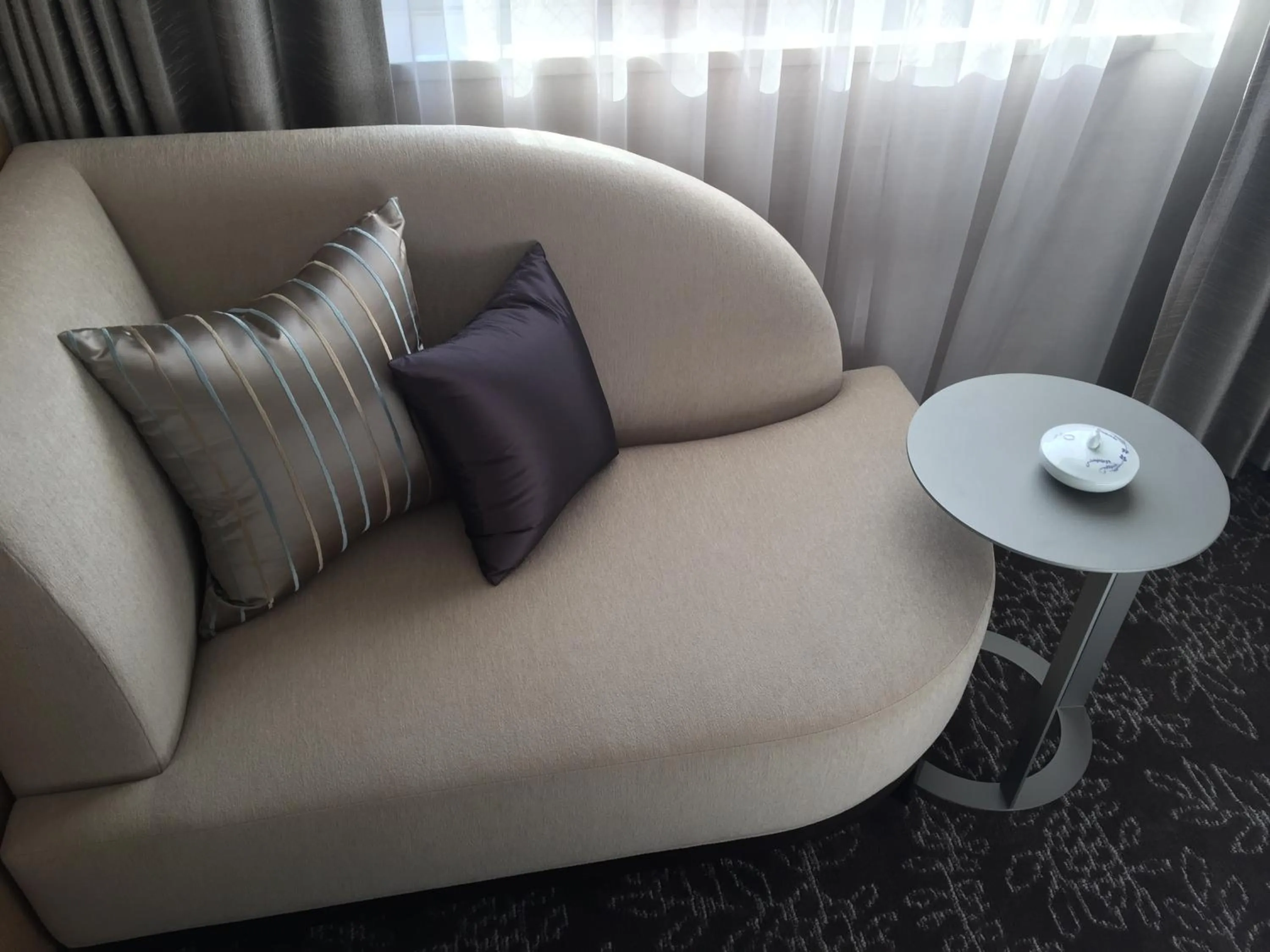 Seating area in Hotel Ole