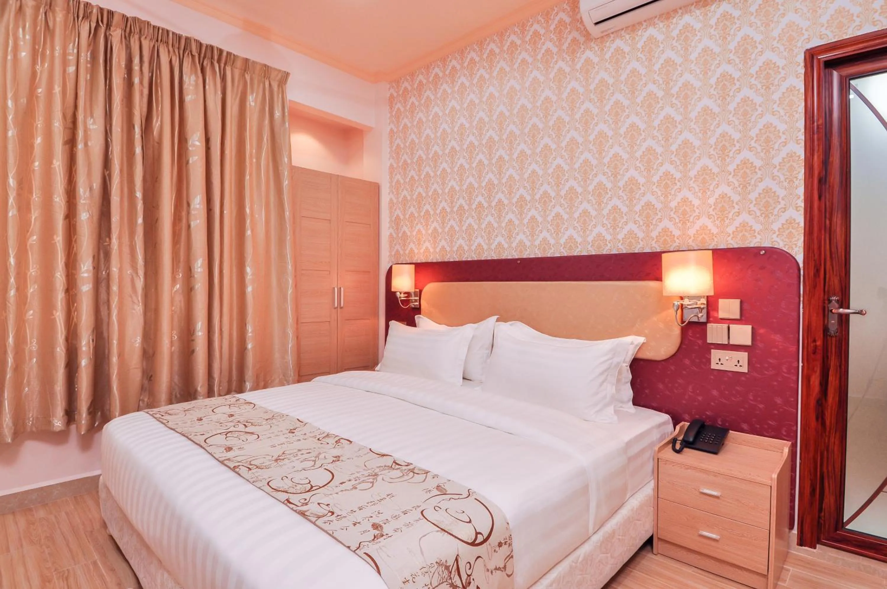 Bed in Sunrise Beach