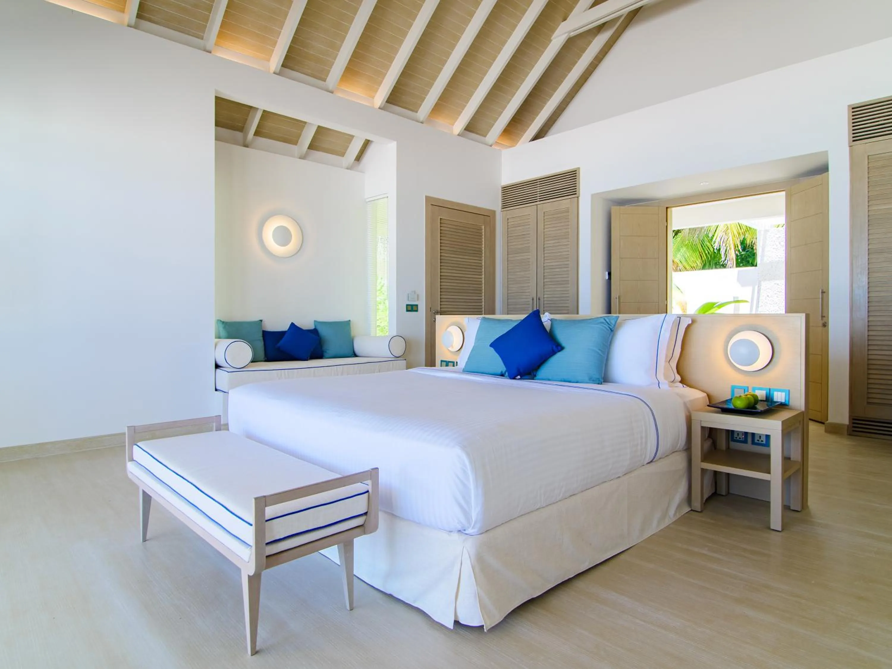 Bed in Baglioni Resort Maldives - Luxury All Inclusive